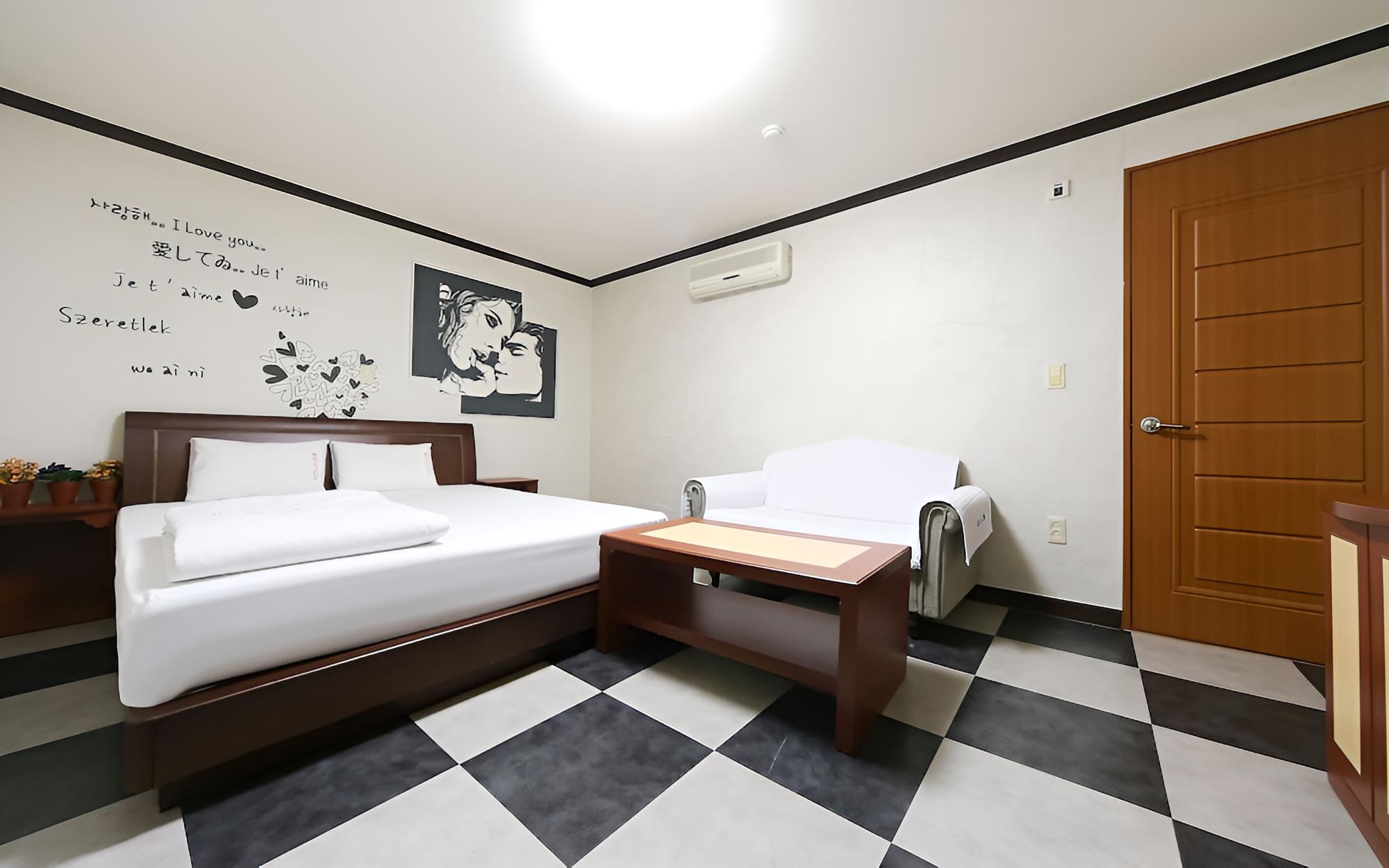 Room (Special Room)