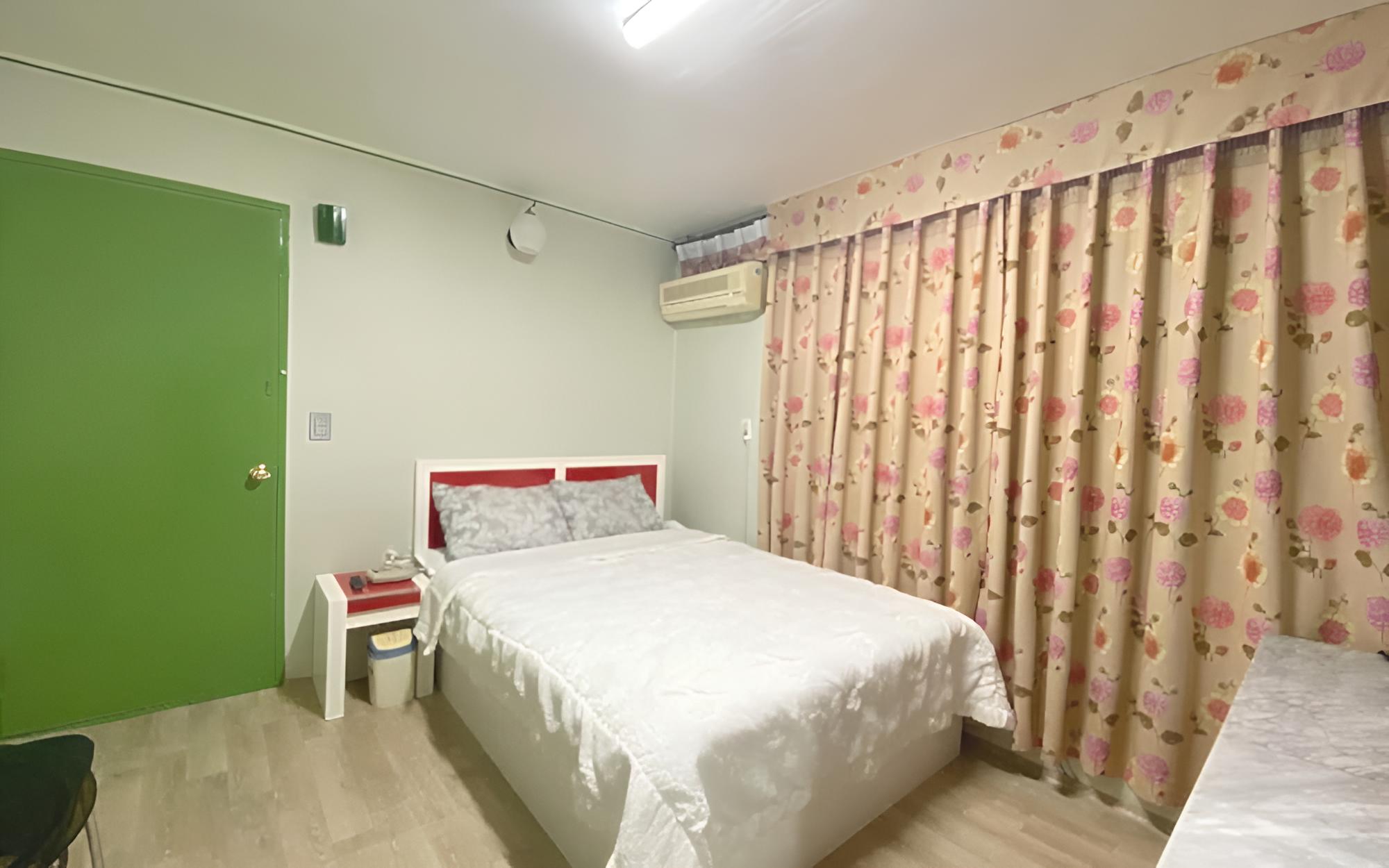 Room (Standard Room)