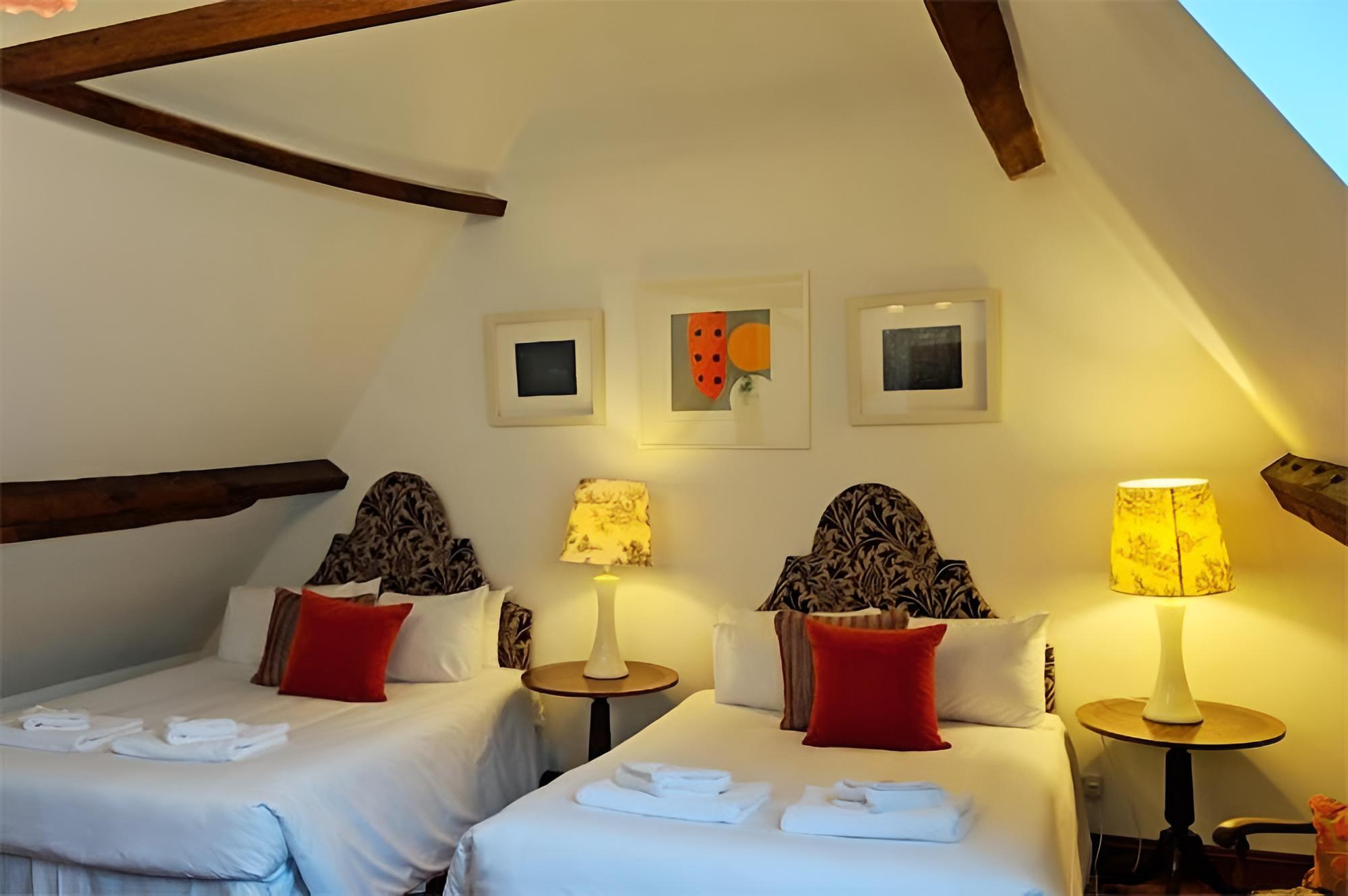 Twin Room, Ensuite (Peanut Suite)