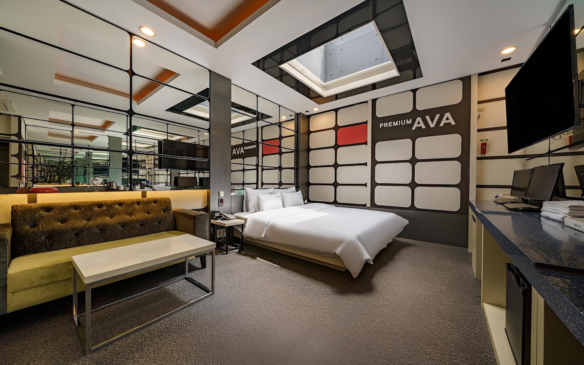Room (Sky Room (Free use of Netflix)) - Photo 9