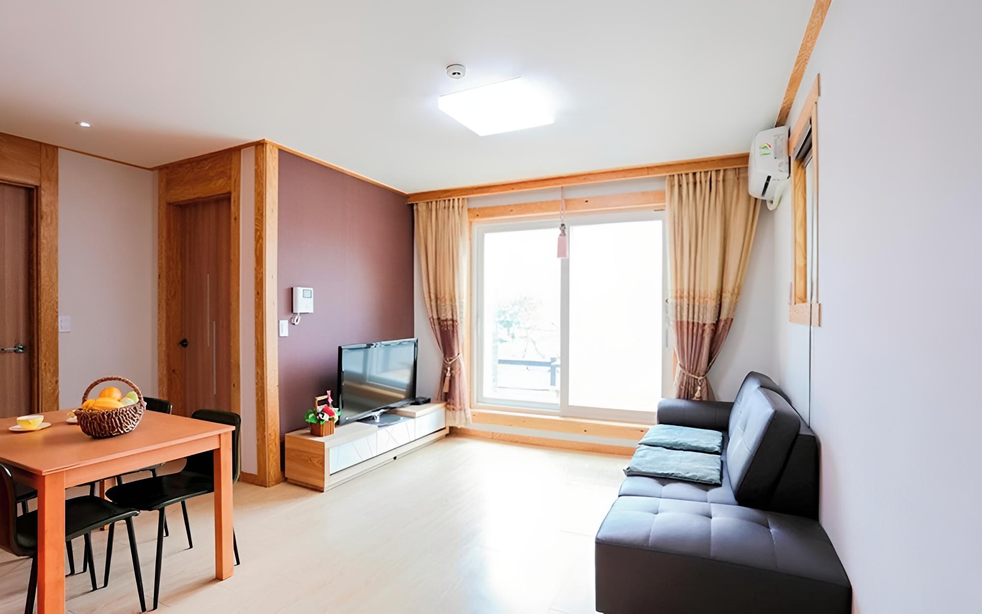 Room (Building A 101 (ondol room terrace)) photo 1