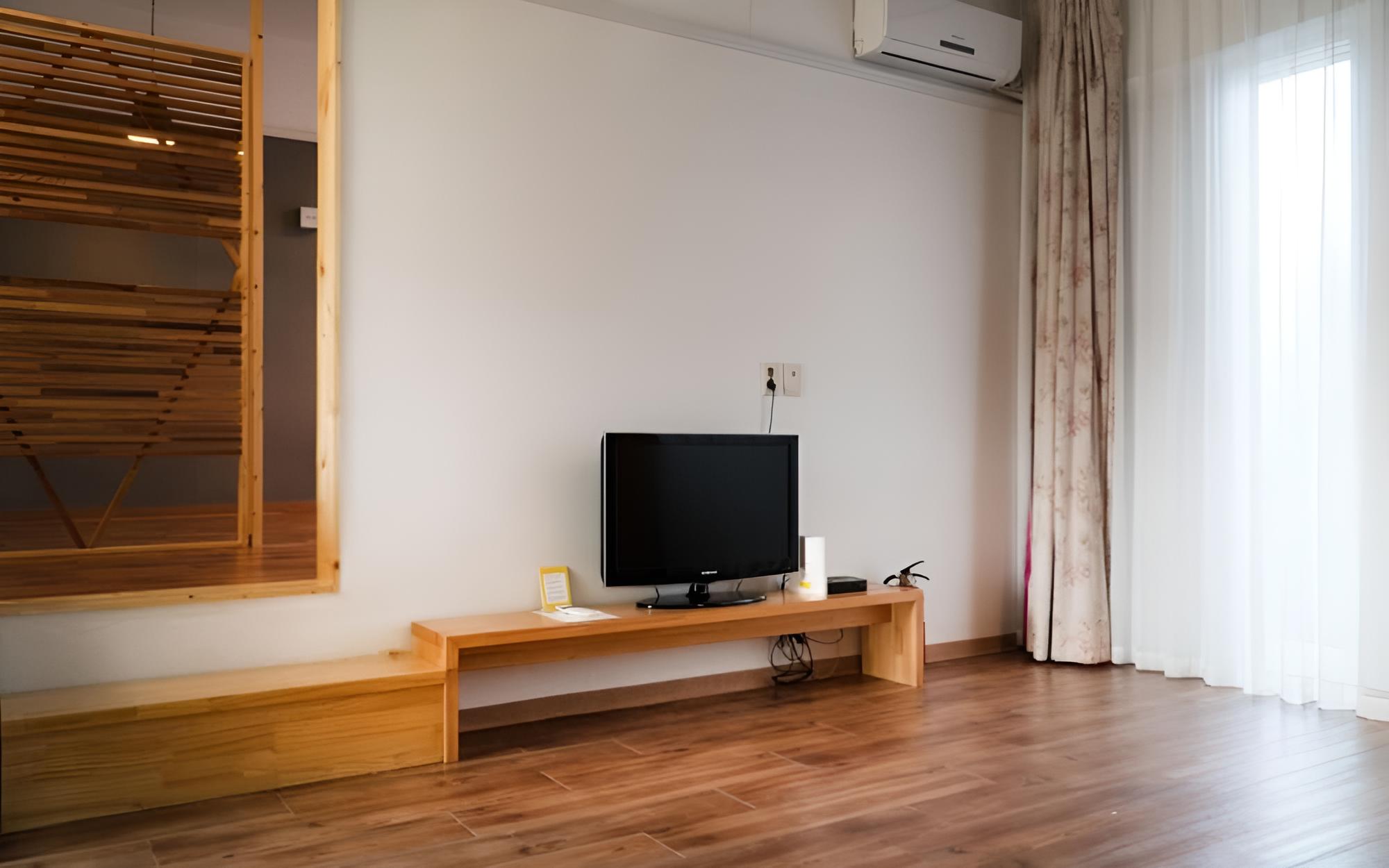 Room (Ondol 2)