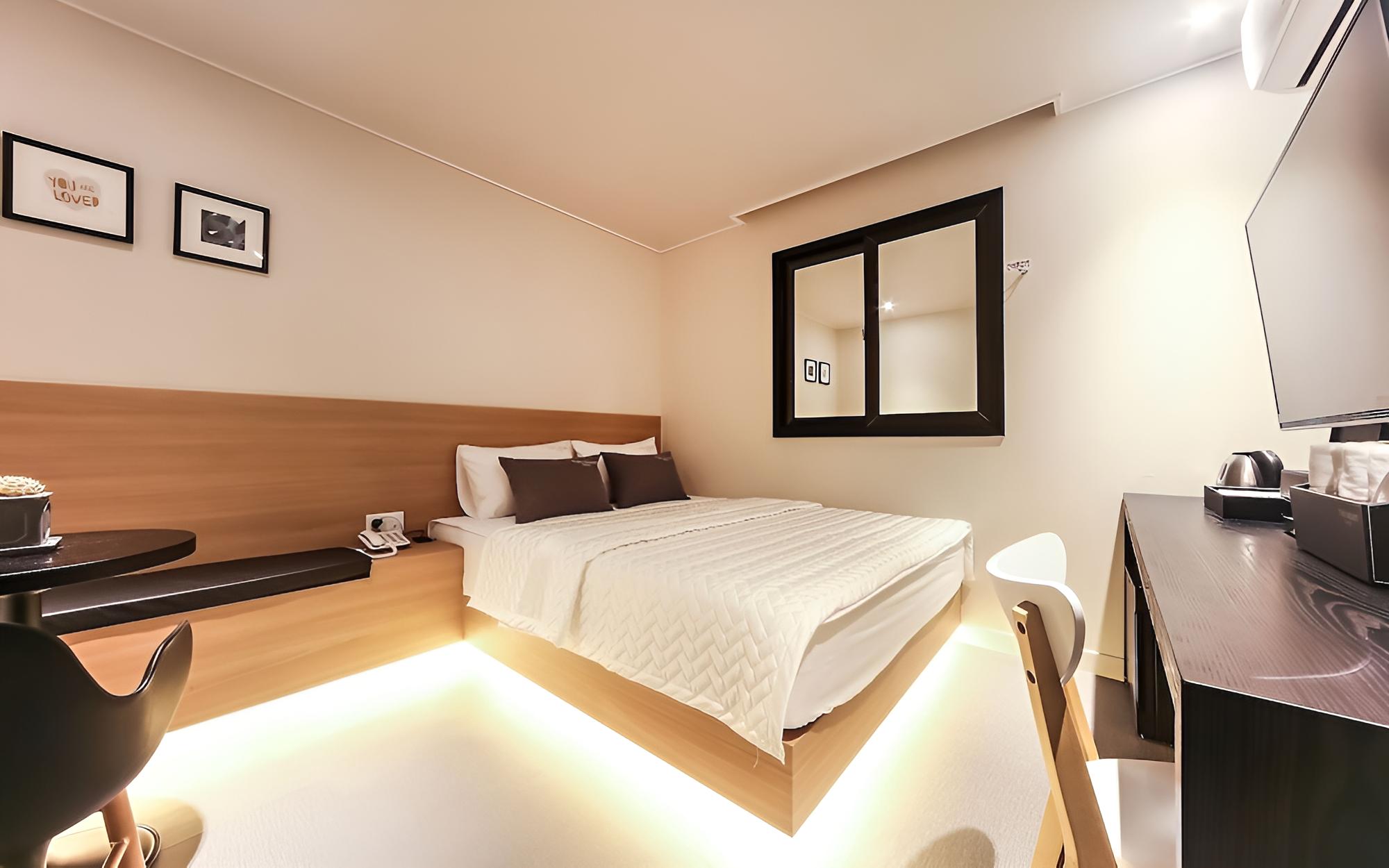 Room (Deluxe)