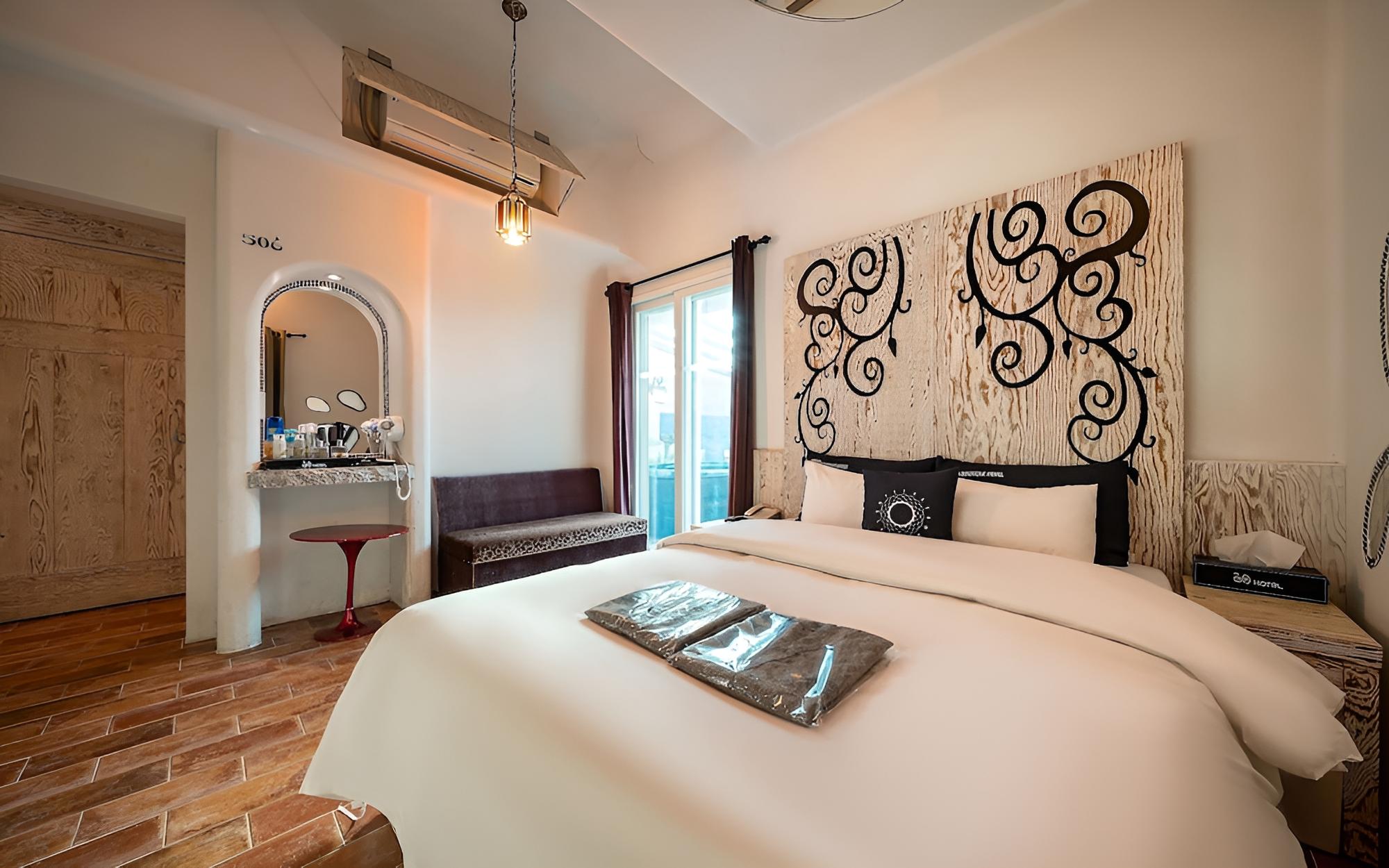 Room (Terrace B C)