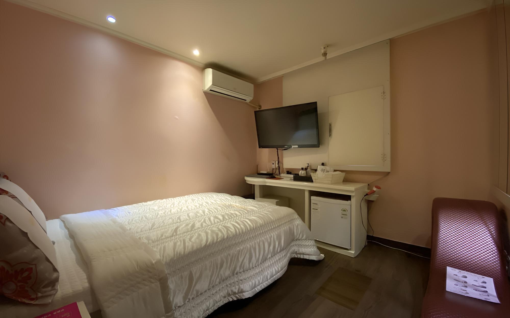 Room (Standard Room)