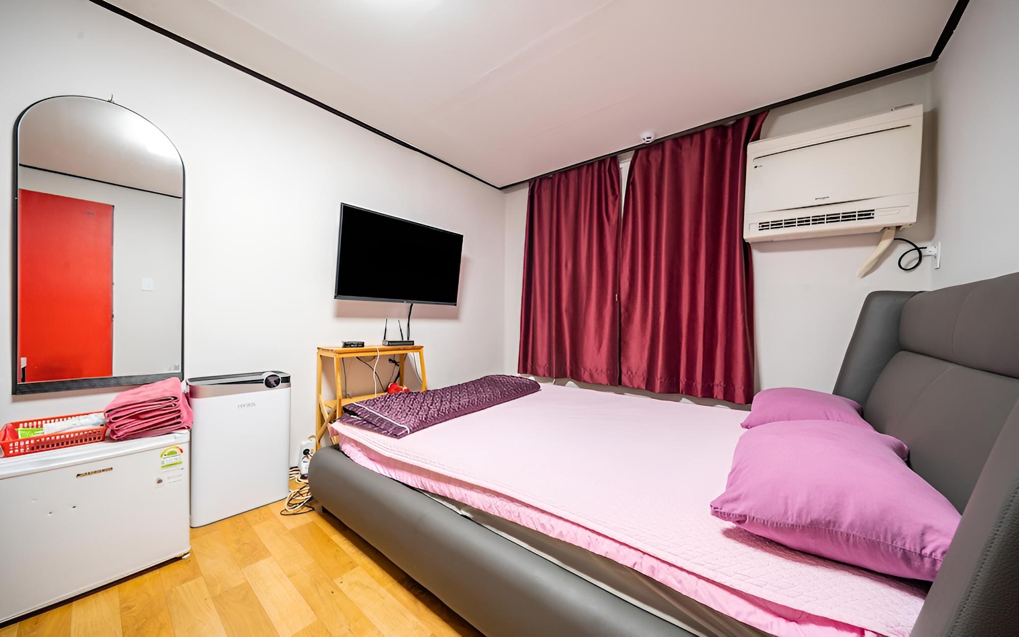 Room (Special Room)