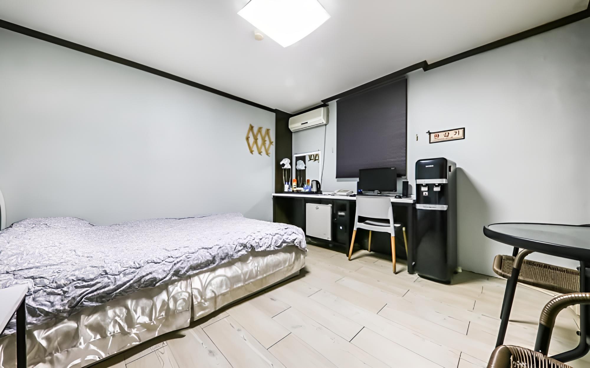 Room (Standard room (no parking Netflix ava) - Photo 2