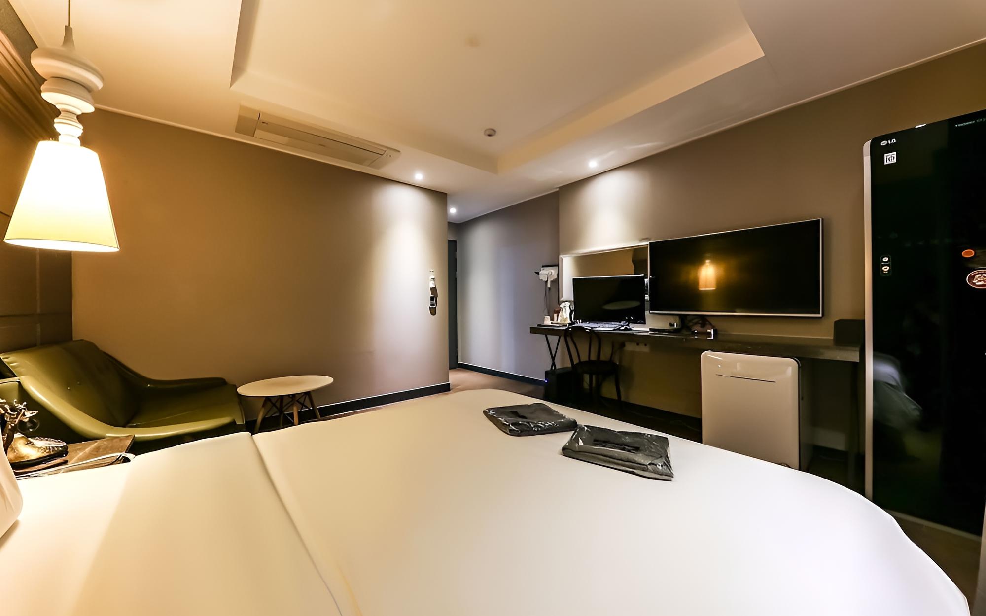 Room (Premium Movie Room (up to KRW 5000 di) - Photo 4