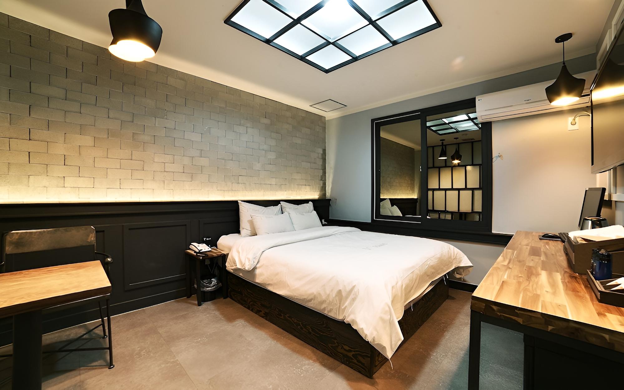 Room (Time Specials)