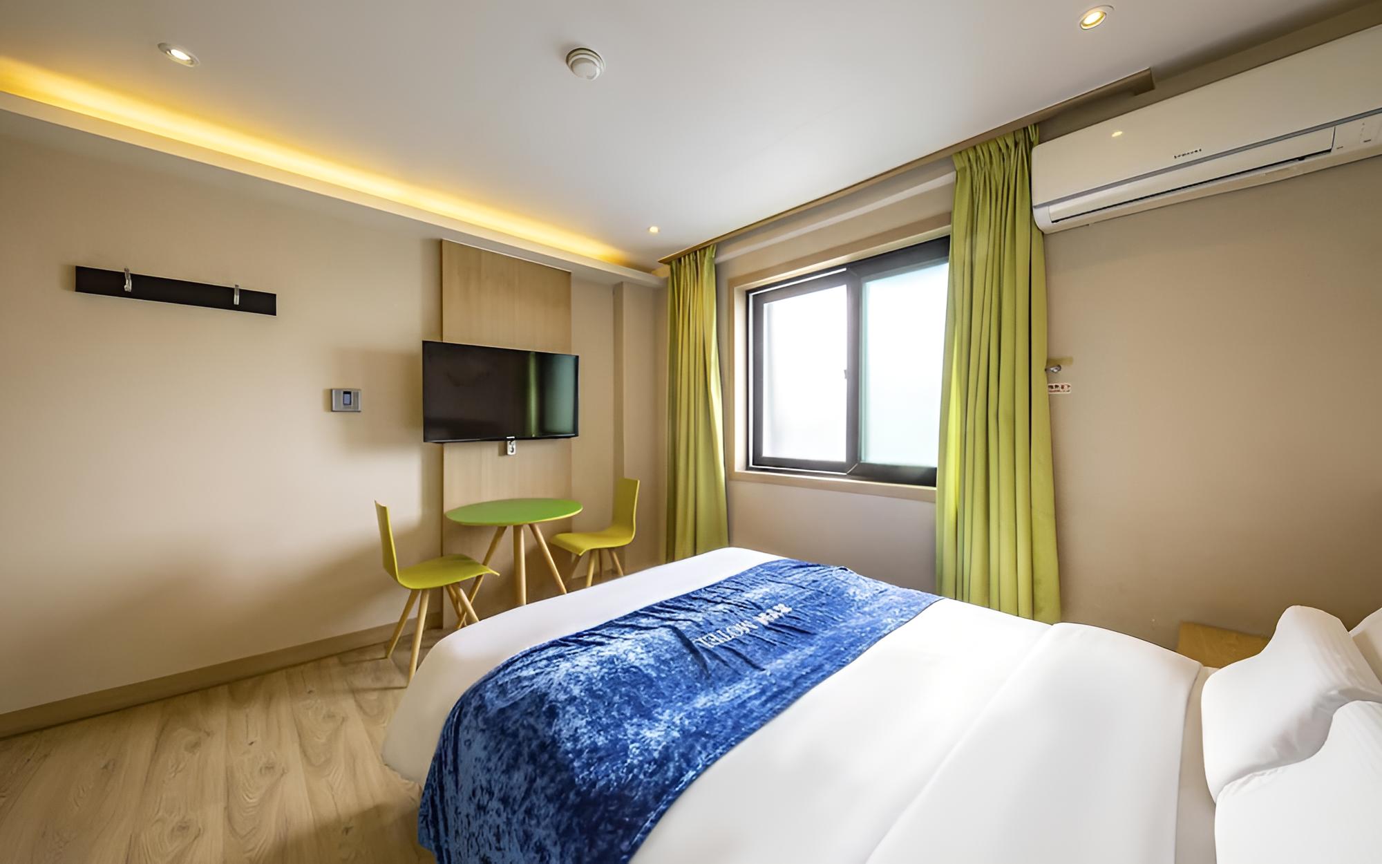 Room (Semi-private room (double bed bathtub) - Photo 6