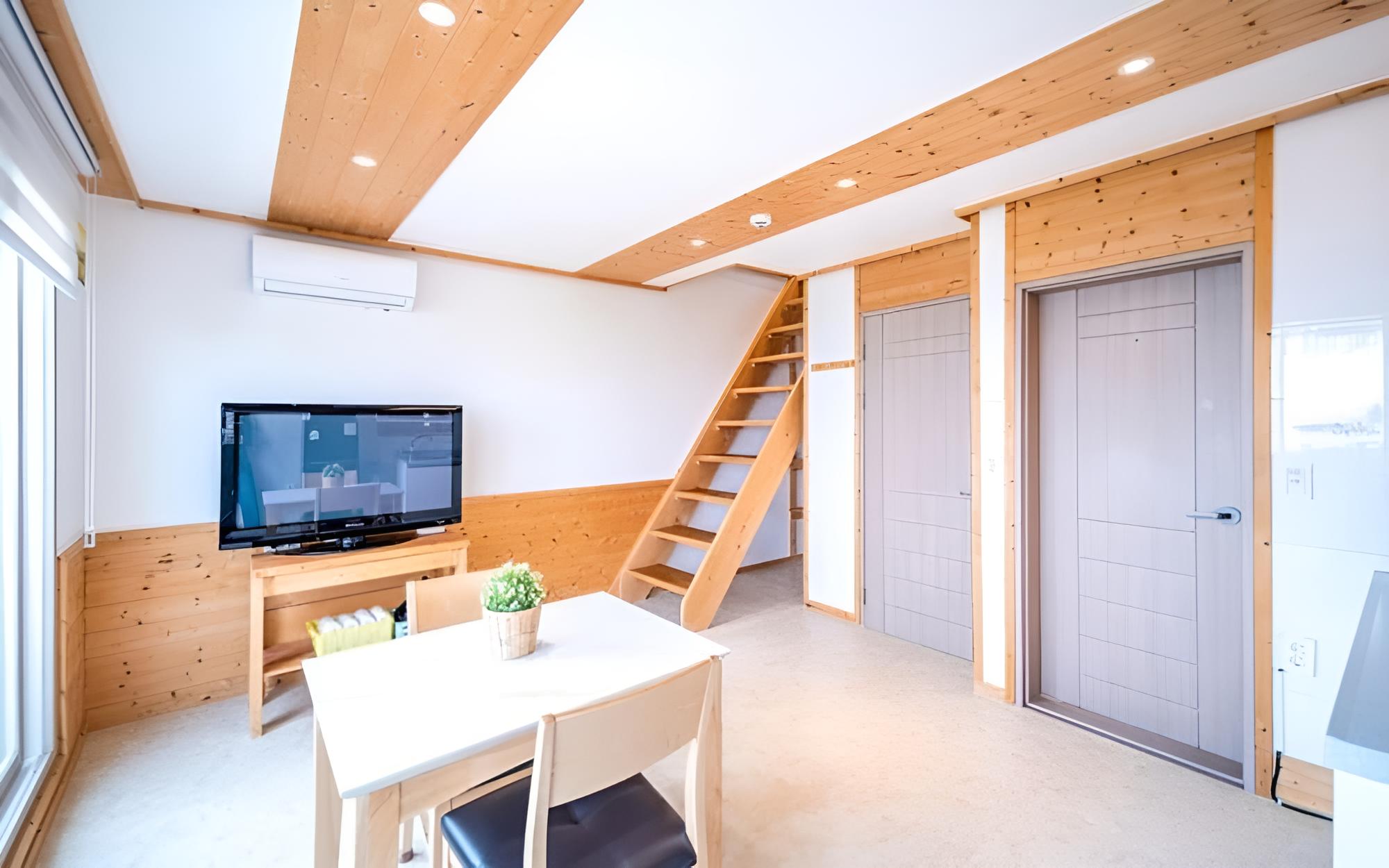 Room (Honey Lemon (Ocean View)) photo 3