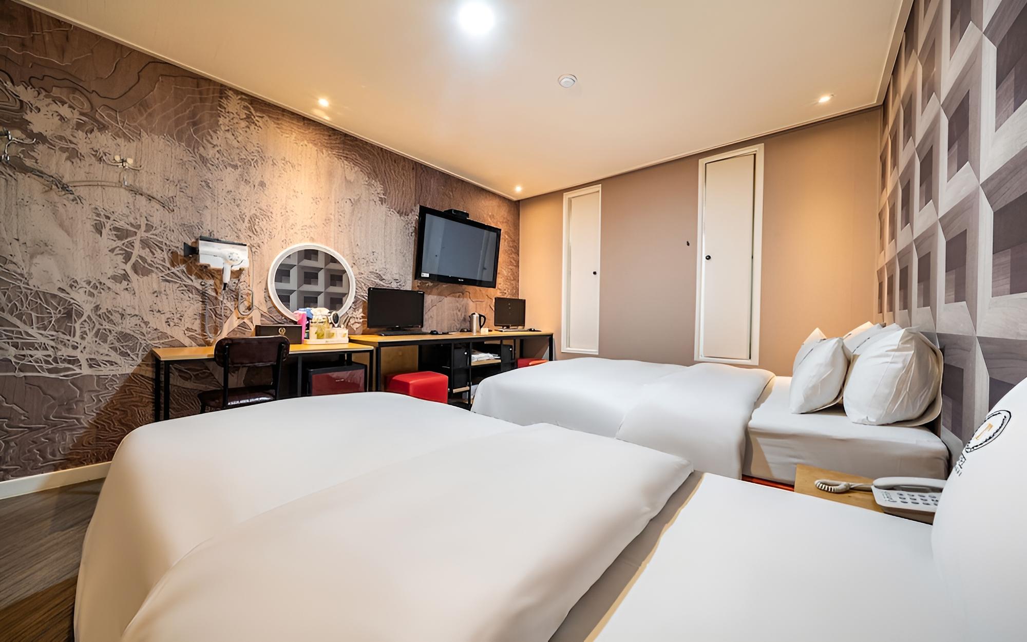 Room (Standard Twin (OTT)) - Photo 5