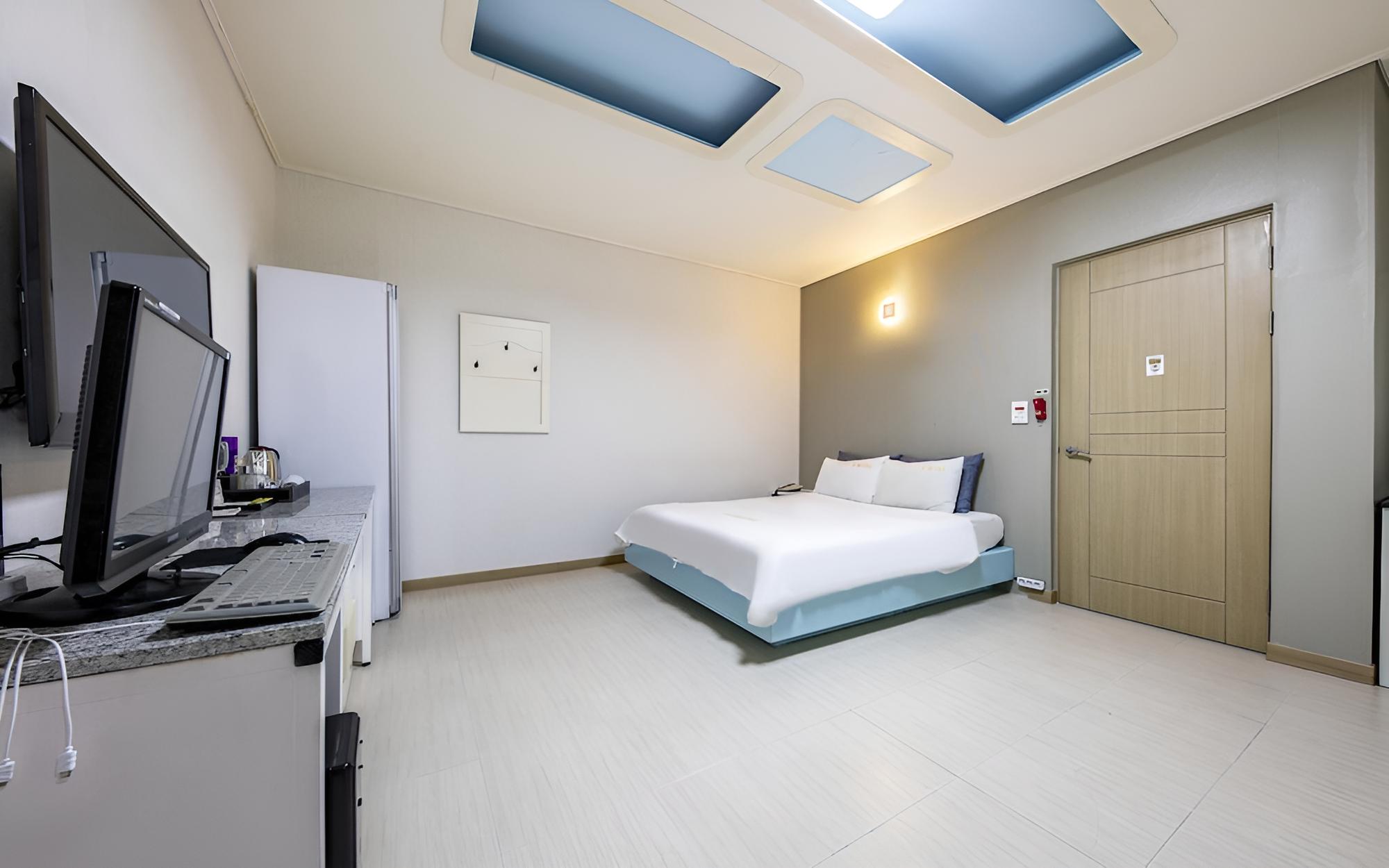 Room (Grand (Styler OTT))