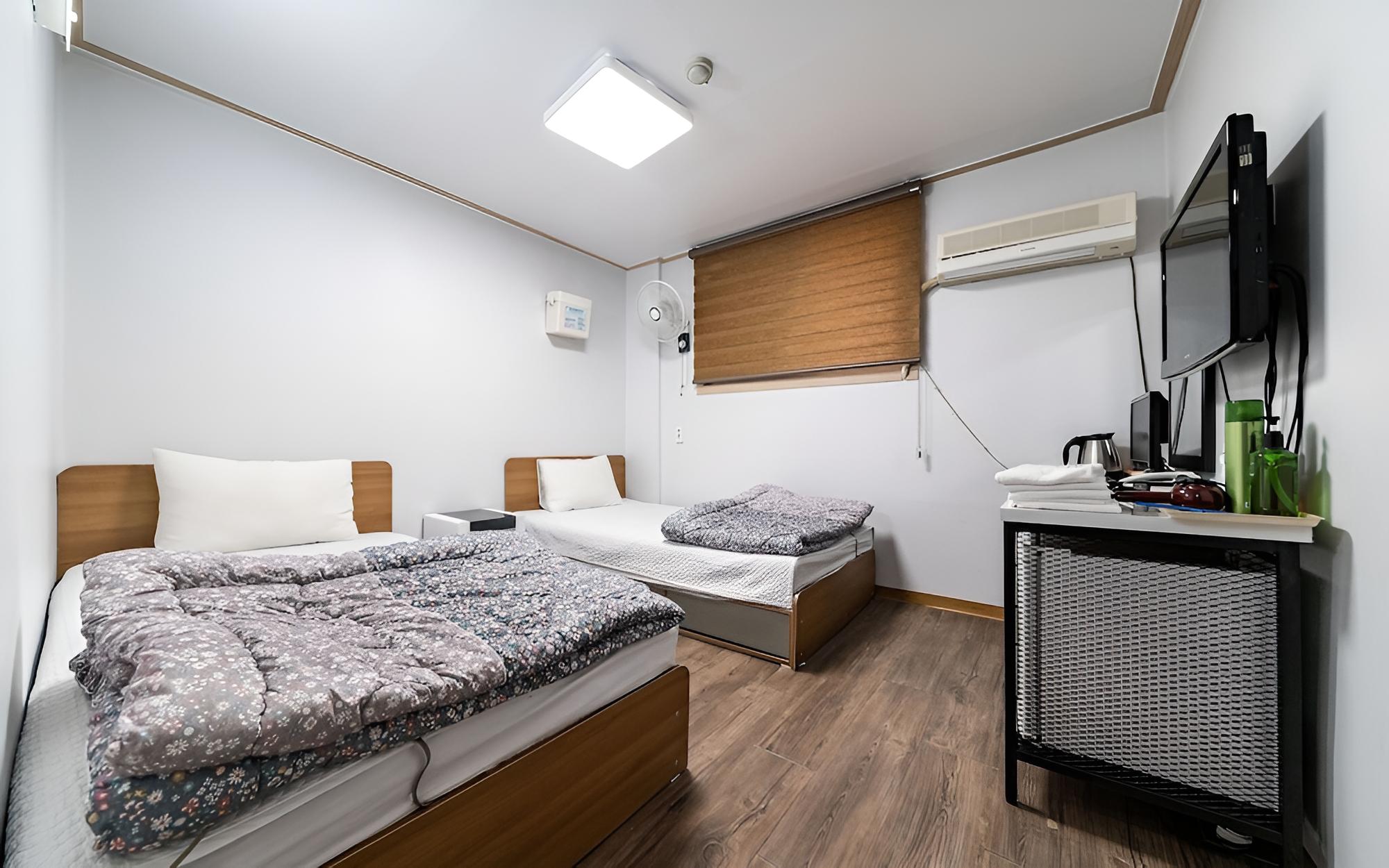 Room (Western-style Room (Double))