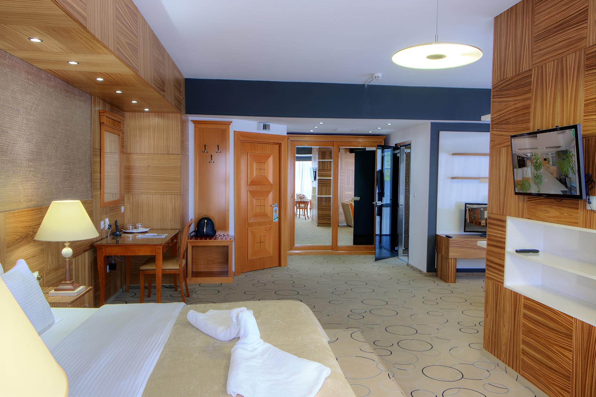 Junior Suite, City View
