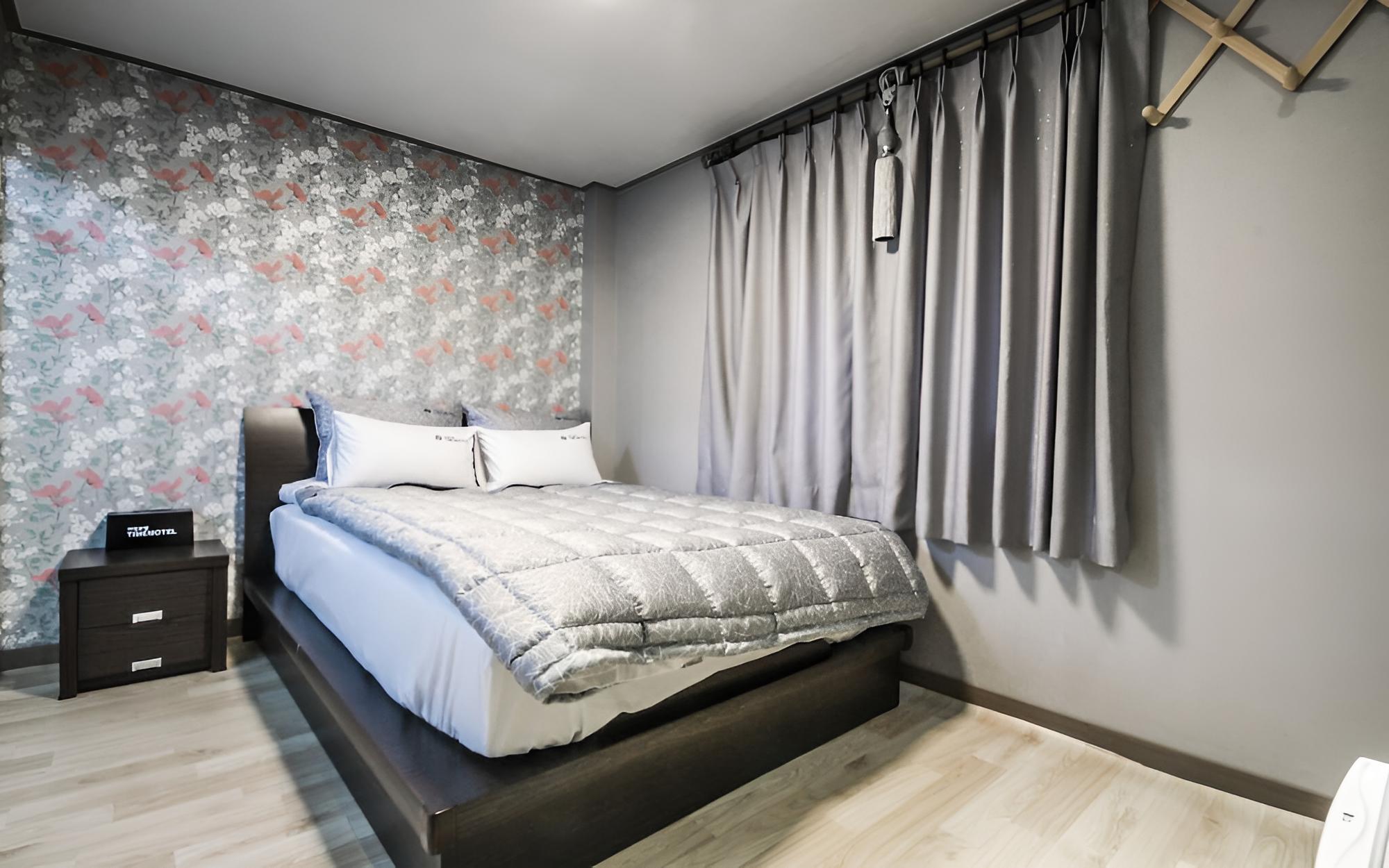 Room (Standard Room B (No parking Netflix p)