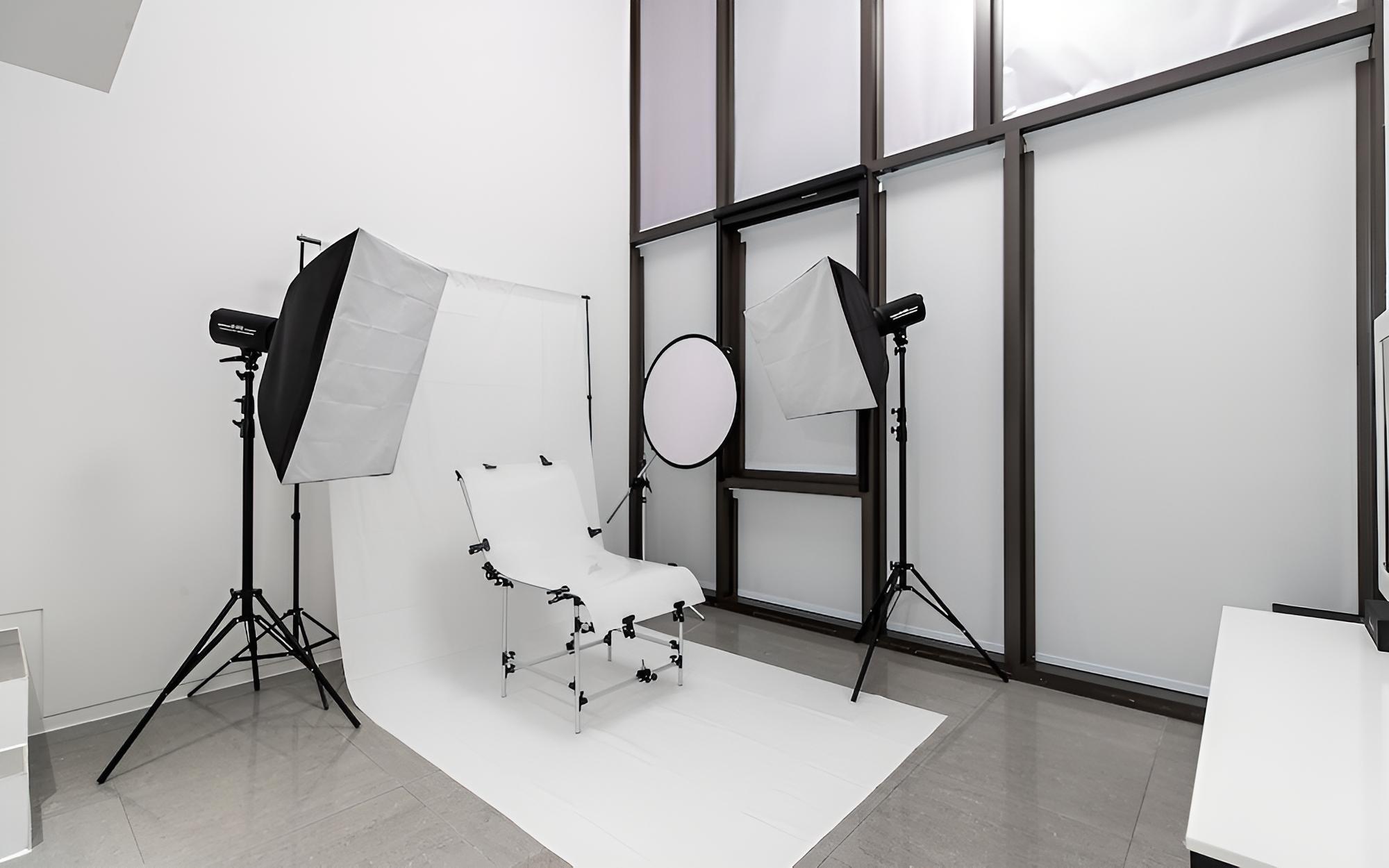 Room (Duplex Outdoor Terrace / Studio Room)