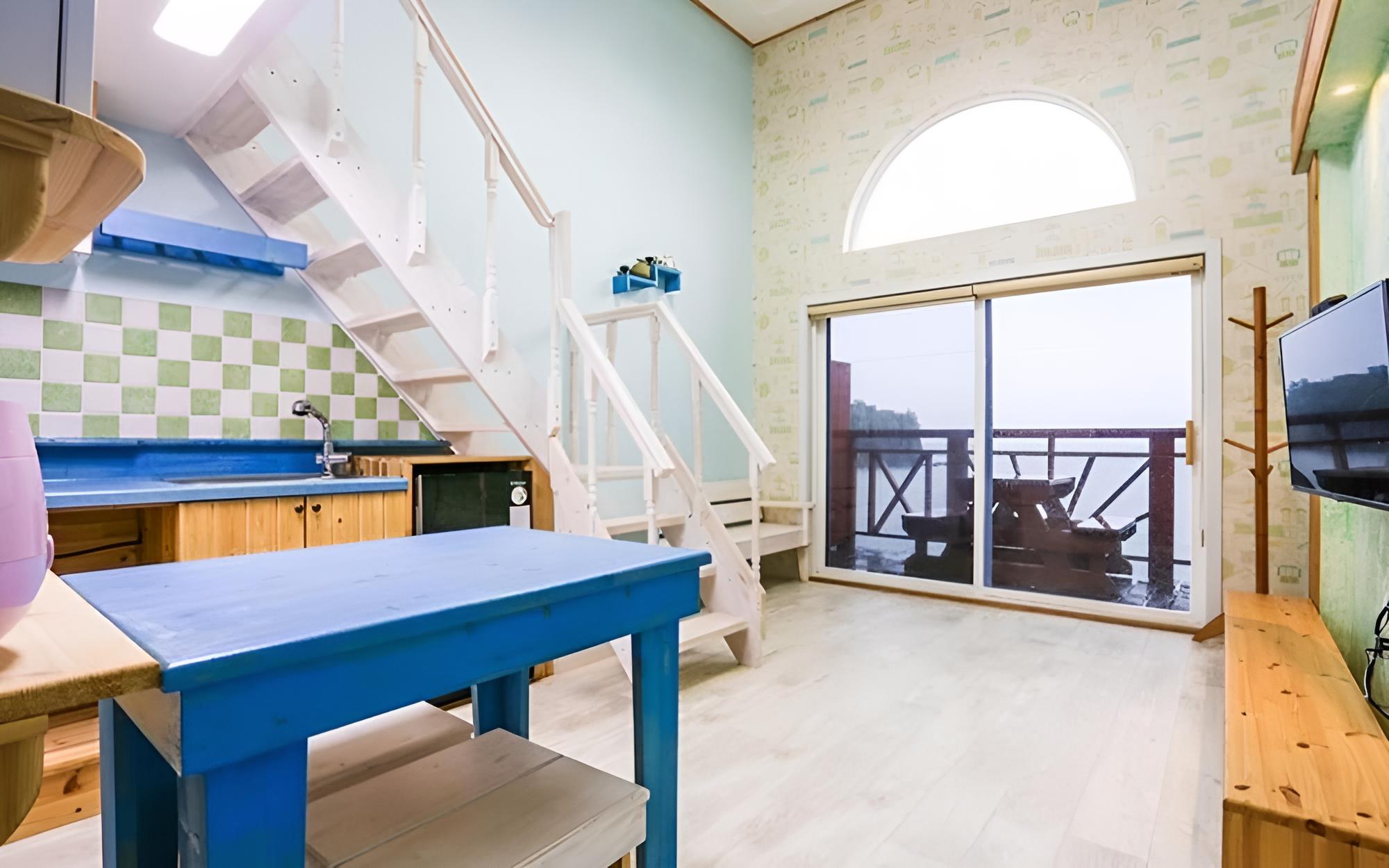 Room (A 203 (Duplex))