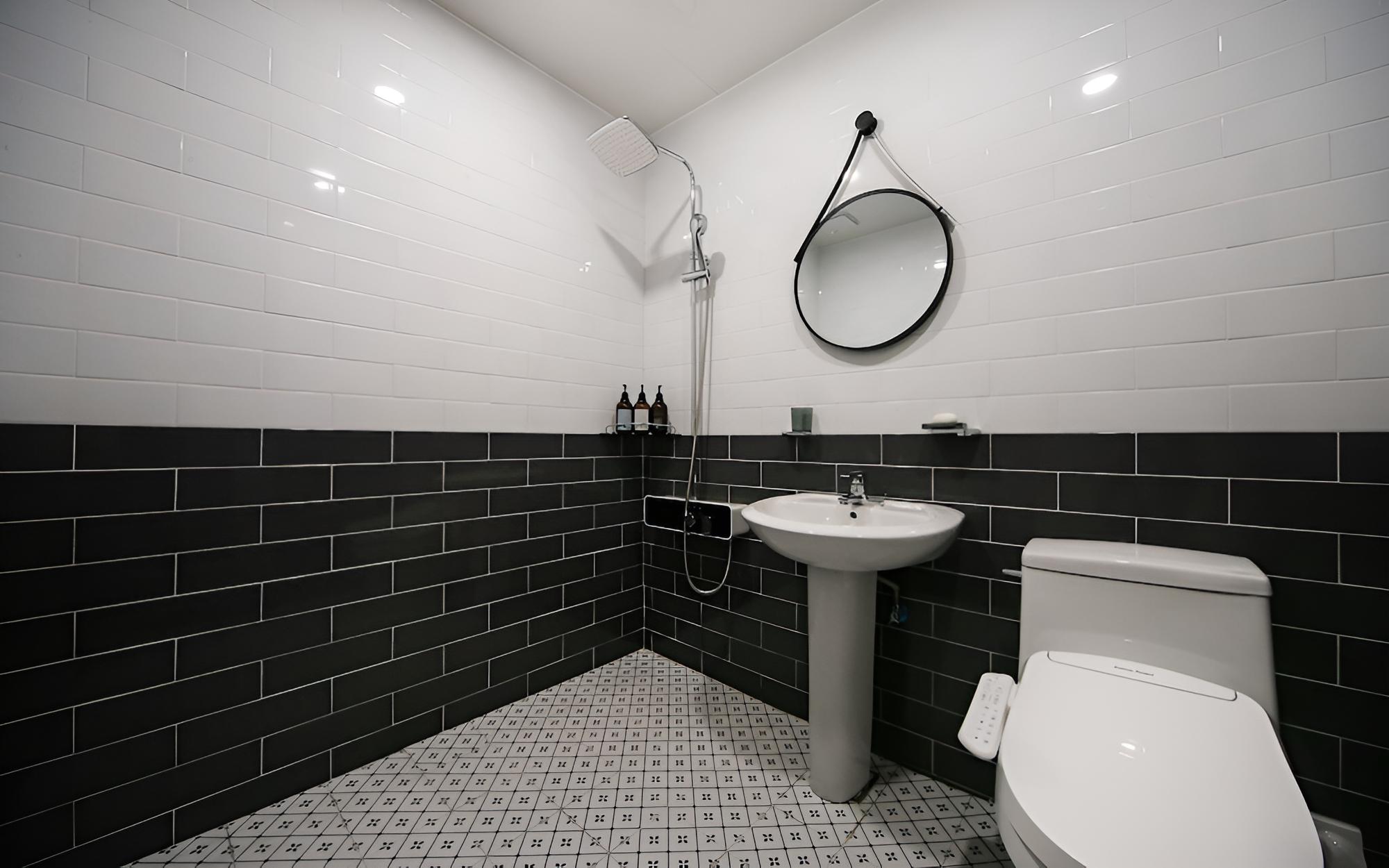 Room (VIP Twin-Breakfast provided (Monday-T) - Photo 11