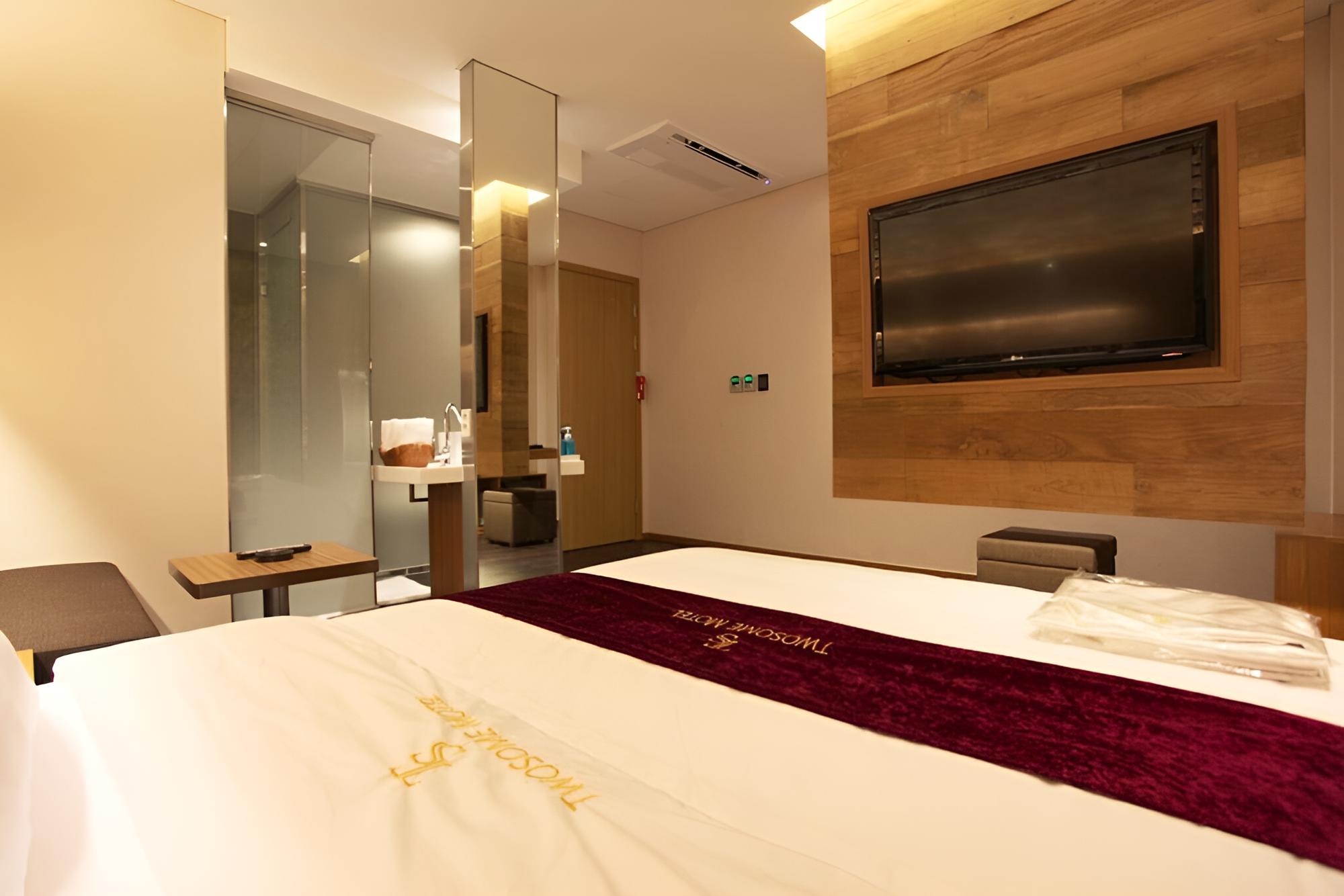 Room (Standard Room C) - Photo 5
