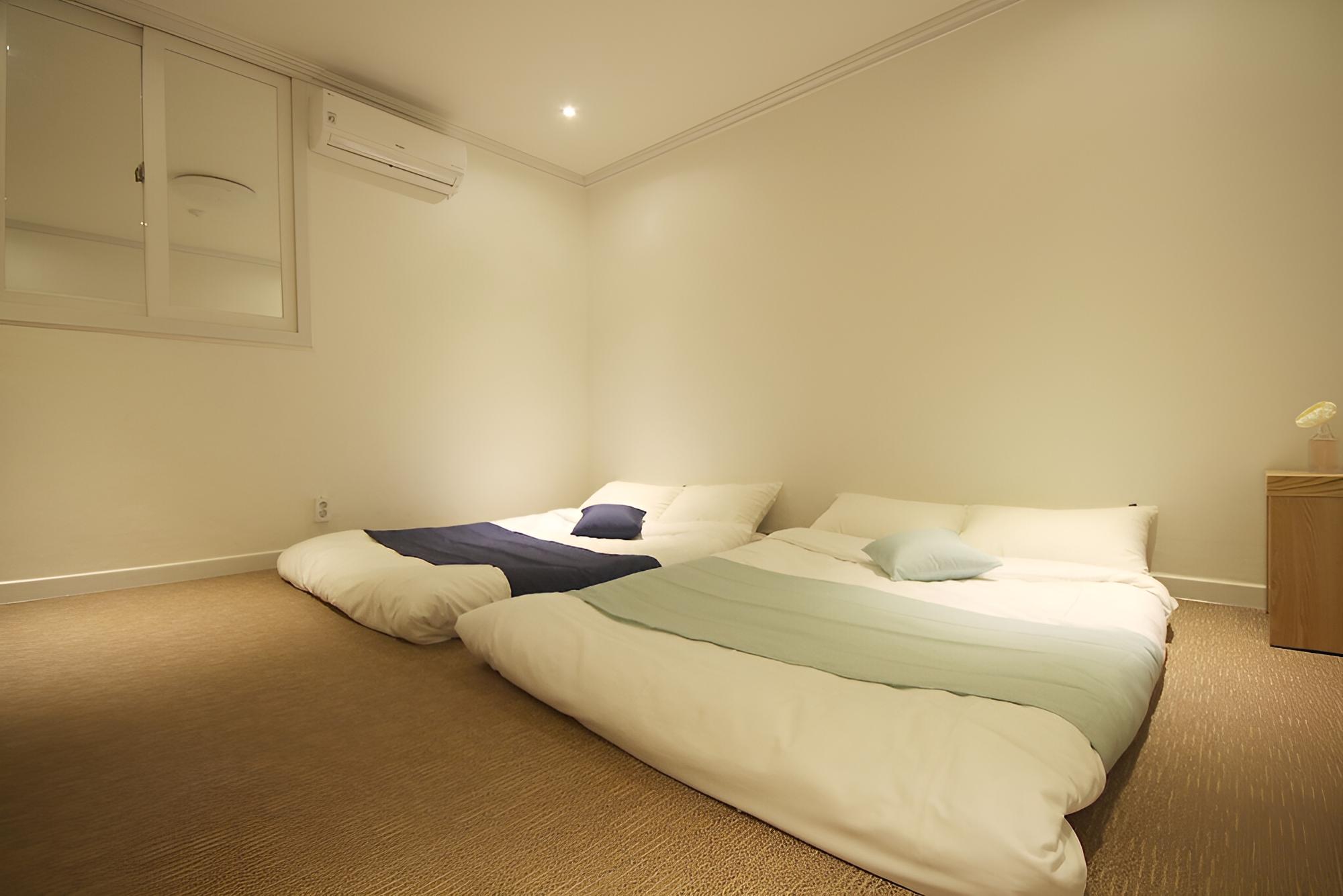 Room (4-person Ondol (Elevator X))
