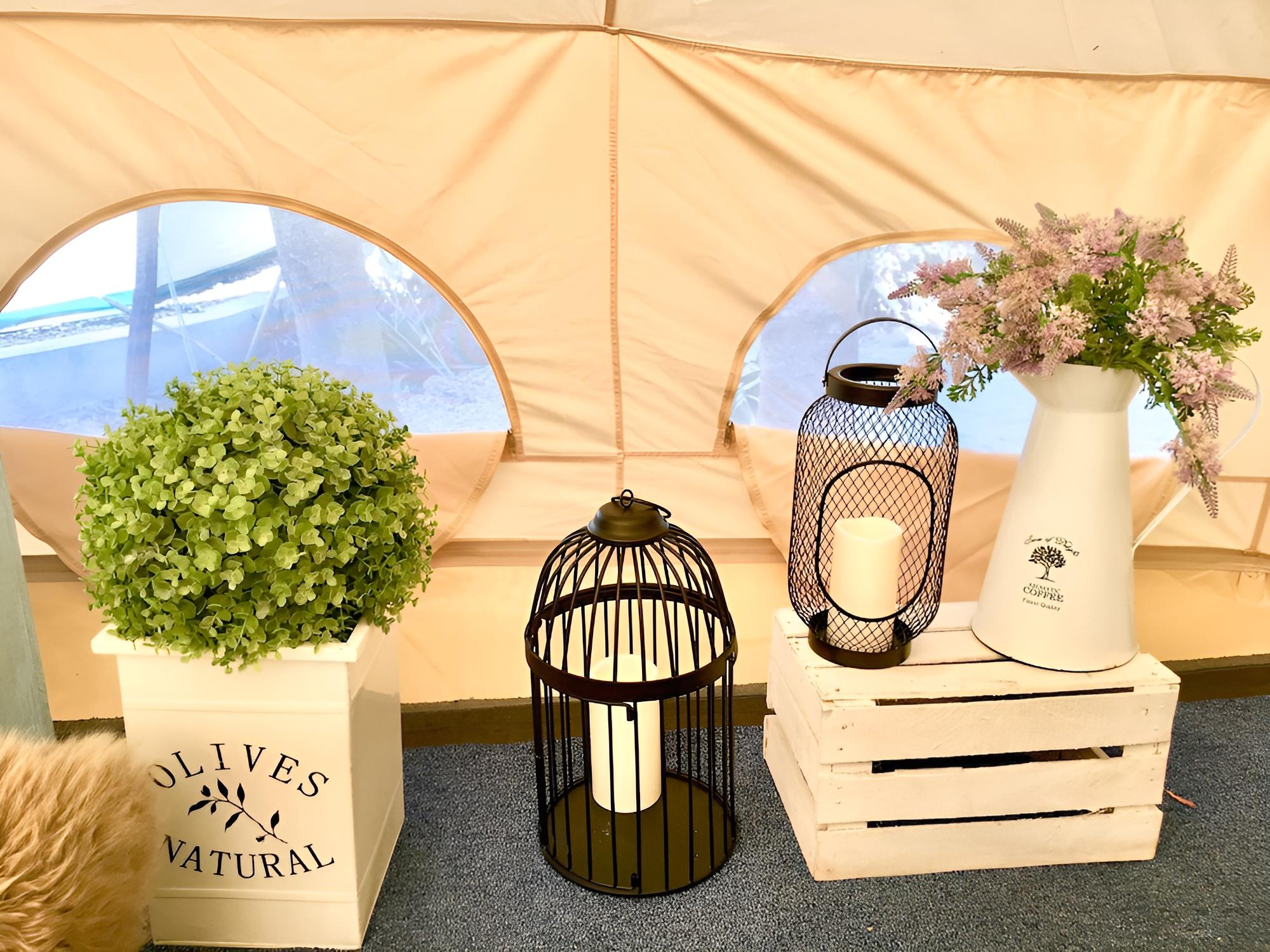Superior Tent, 2 Queen Beds