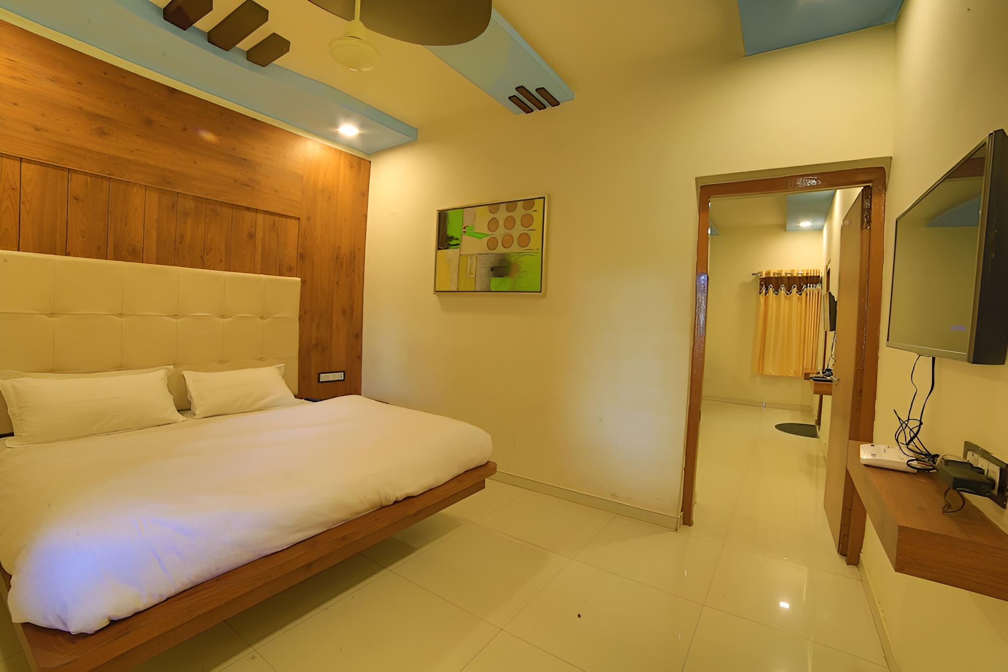 Four Bed Non Ac Room photo 2