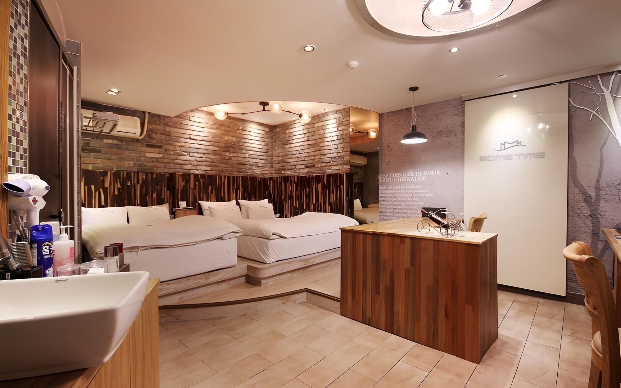 Room (VIP Twin (Free Netflix Styler Hinoki )