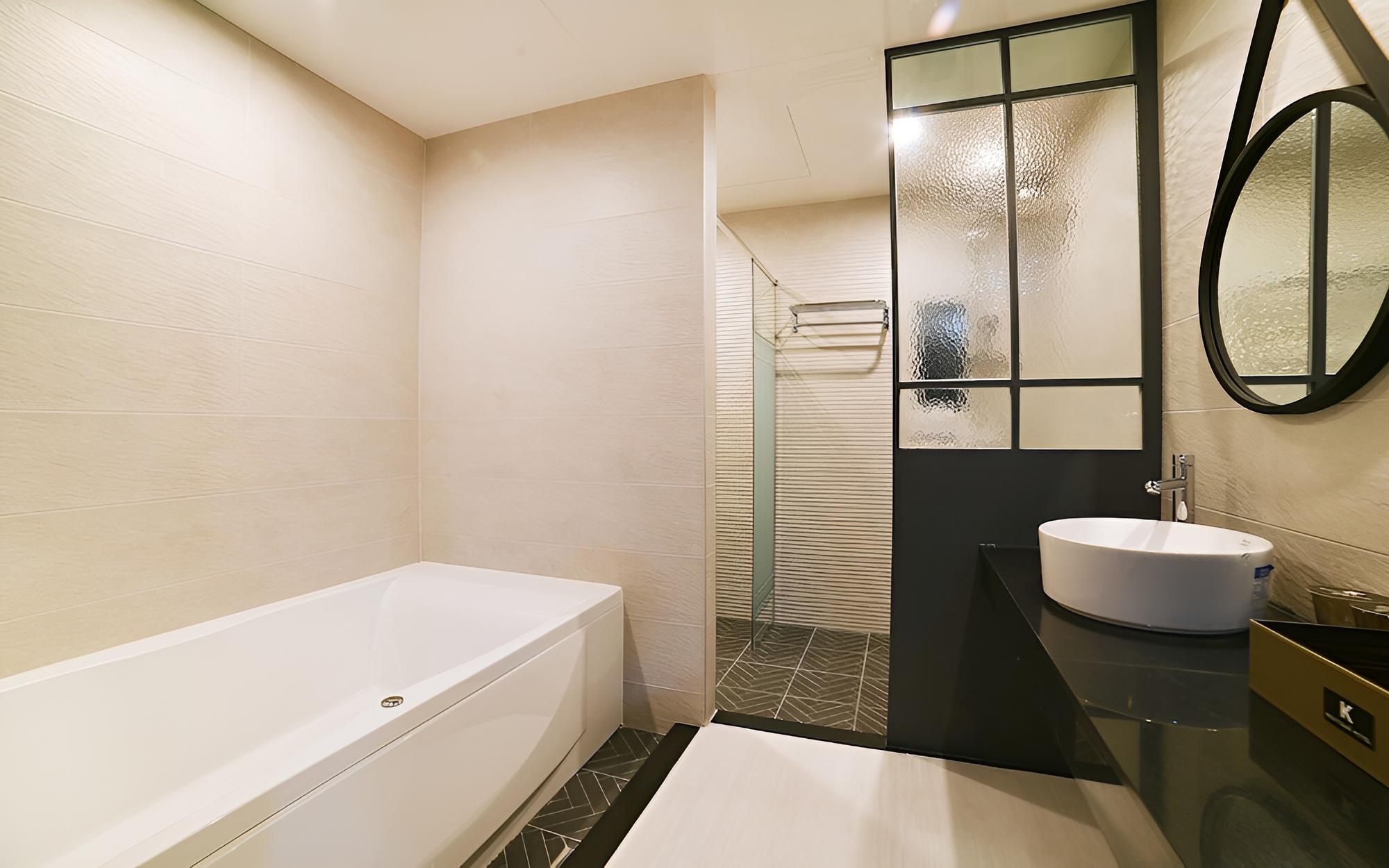 Room (Premium (spa)) - Photo 4