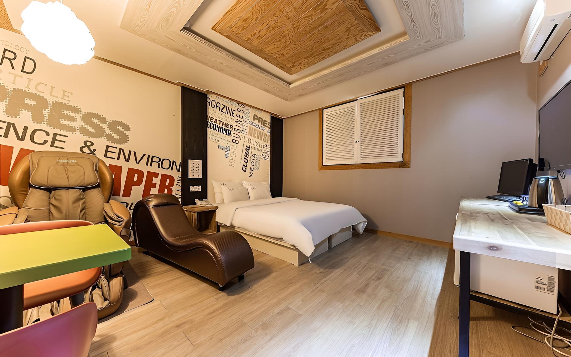 Room (Special Room A (massage chair + love ) - Photo 1