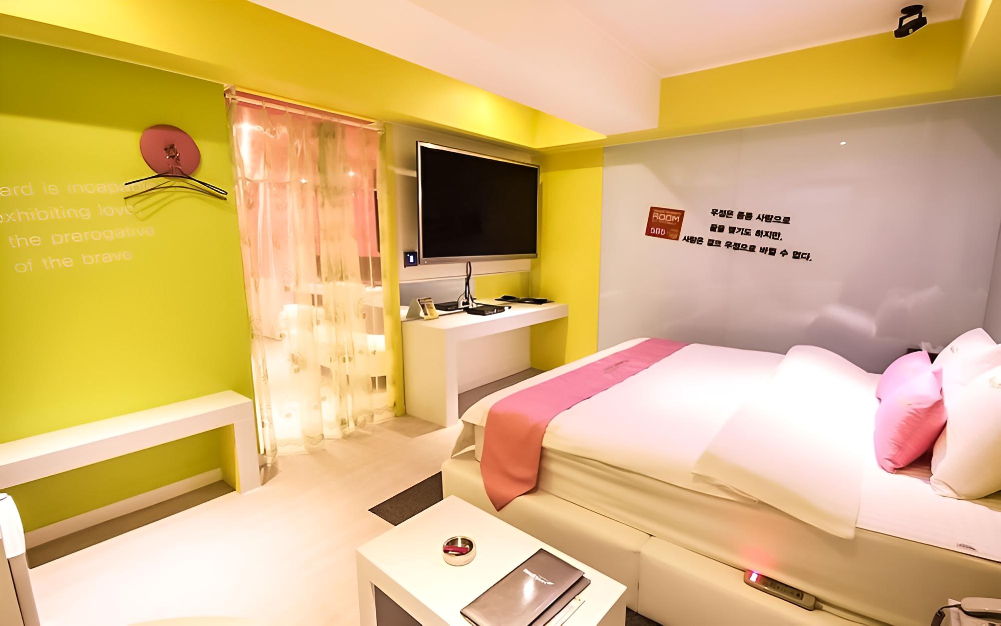 Room (VVIP) - Photo 15