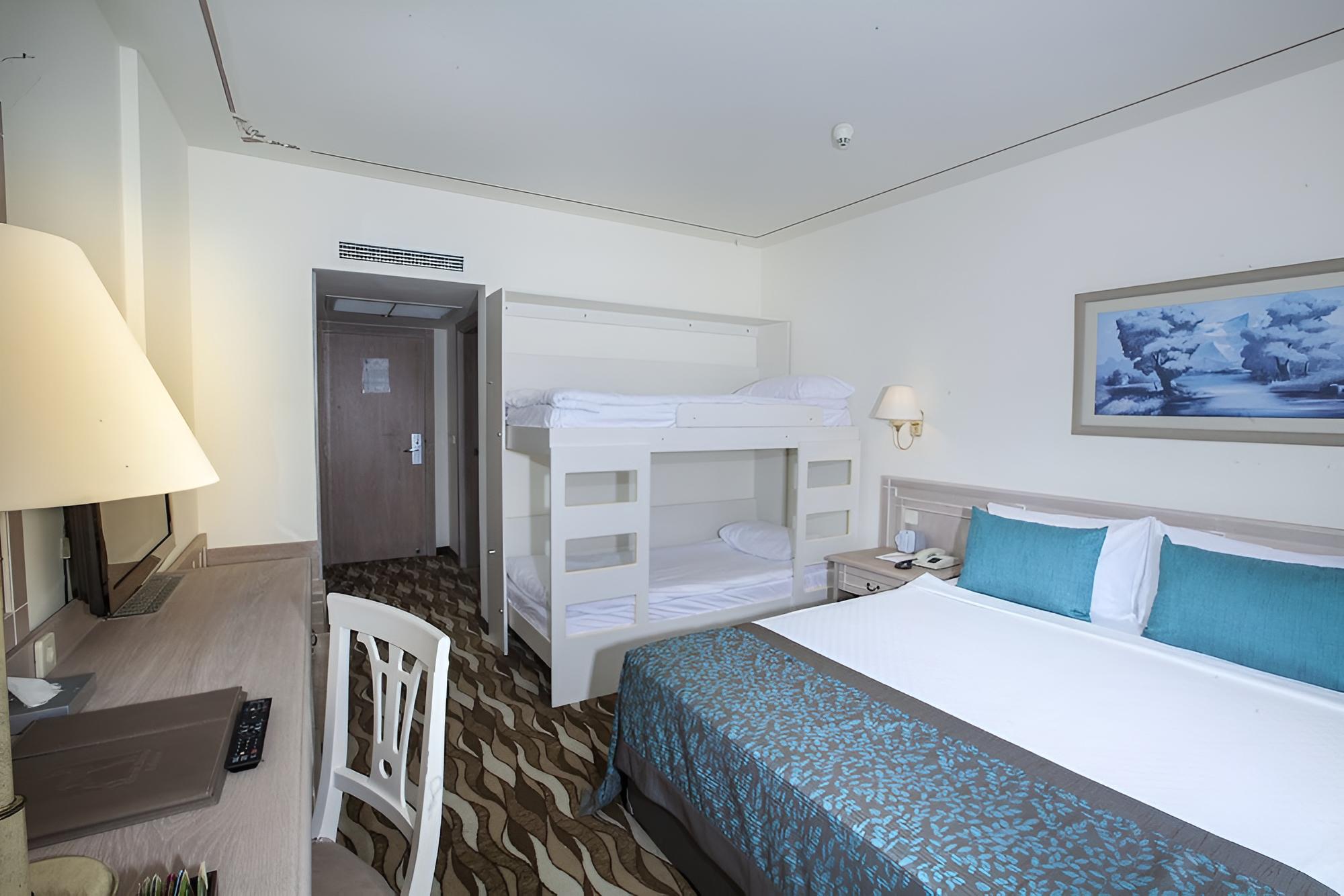 Bunkbed Side Sea View