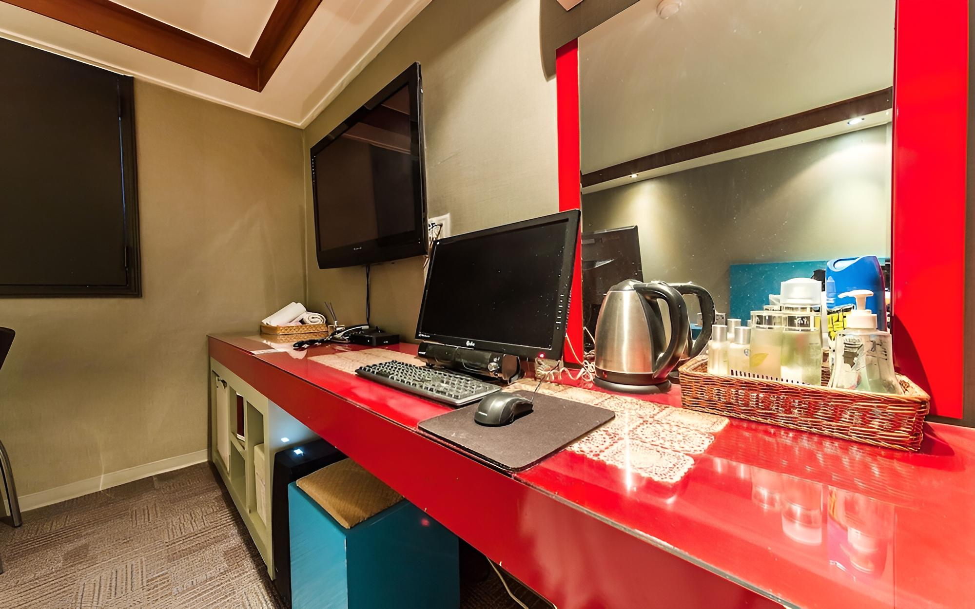 Room (Standard Room) - Photo 2