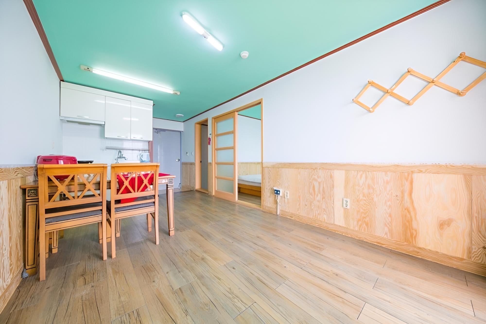 Room (401 (46m two-room)) - Photo 6