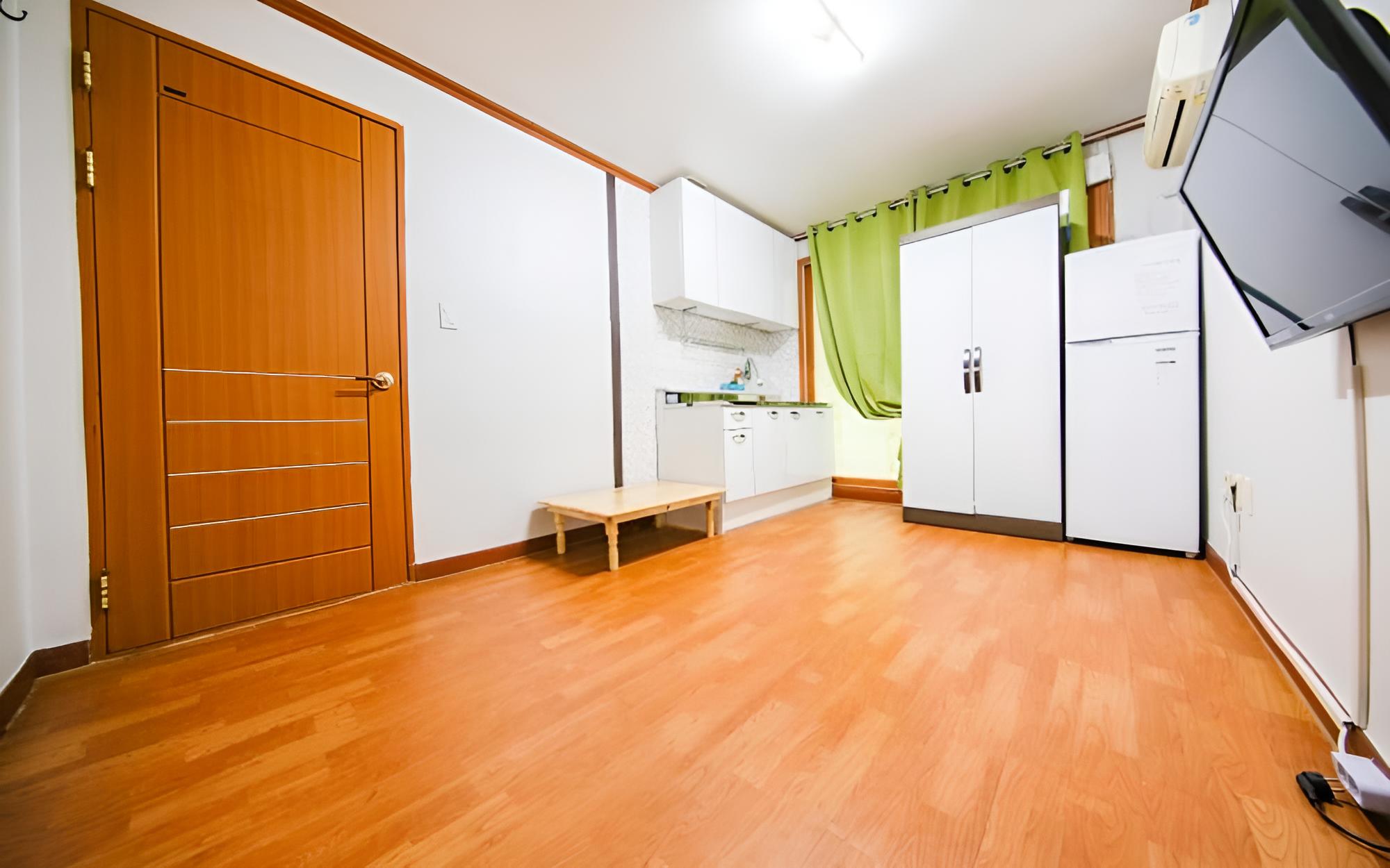 Room (Room 201) photo 2