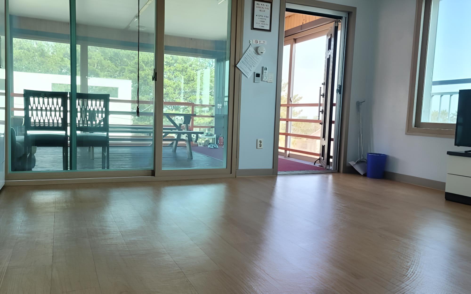 Room (Mountain)