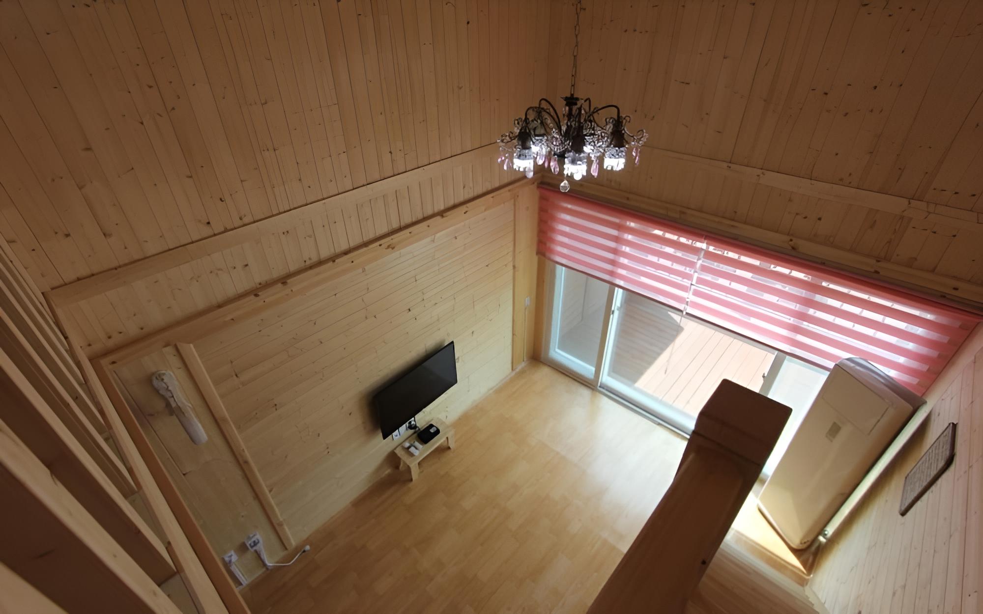 Room (Building B 2F pink (duplex terrace))