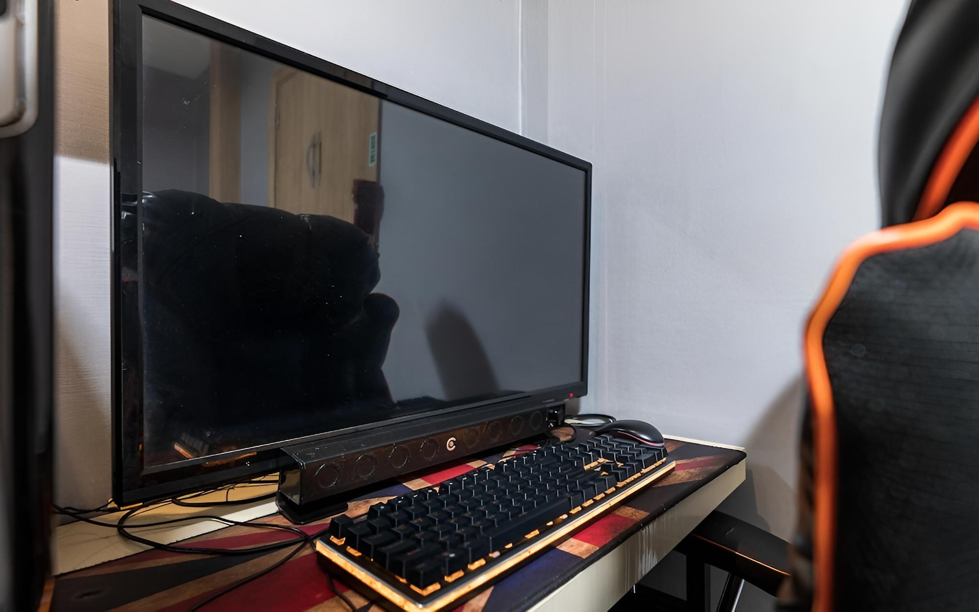Room (Long time couple PC (LoL Netflix Wave) photo 3