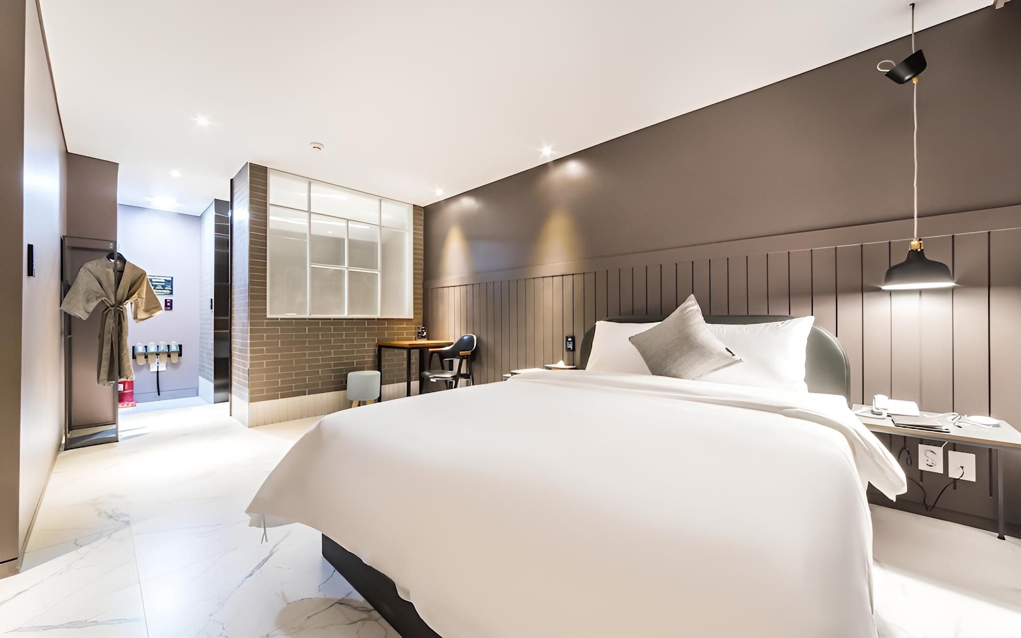 Room (Deluxe room)