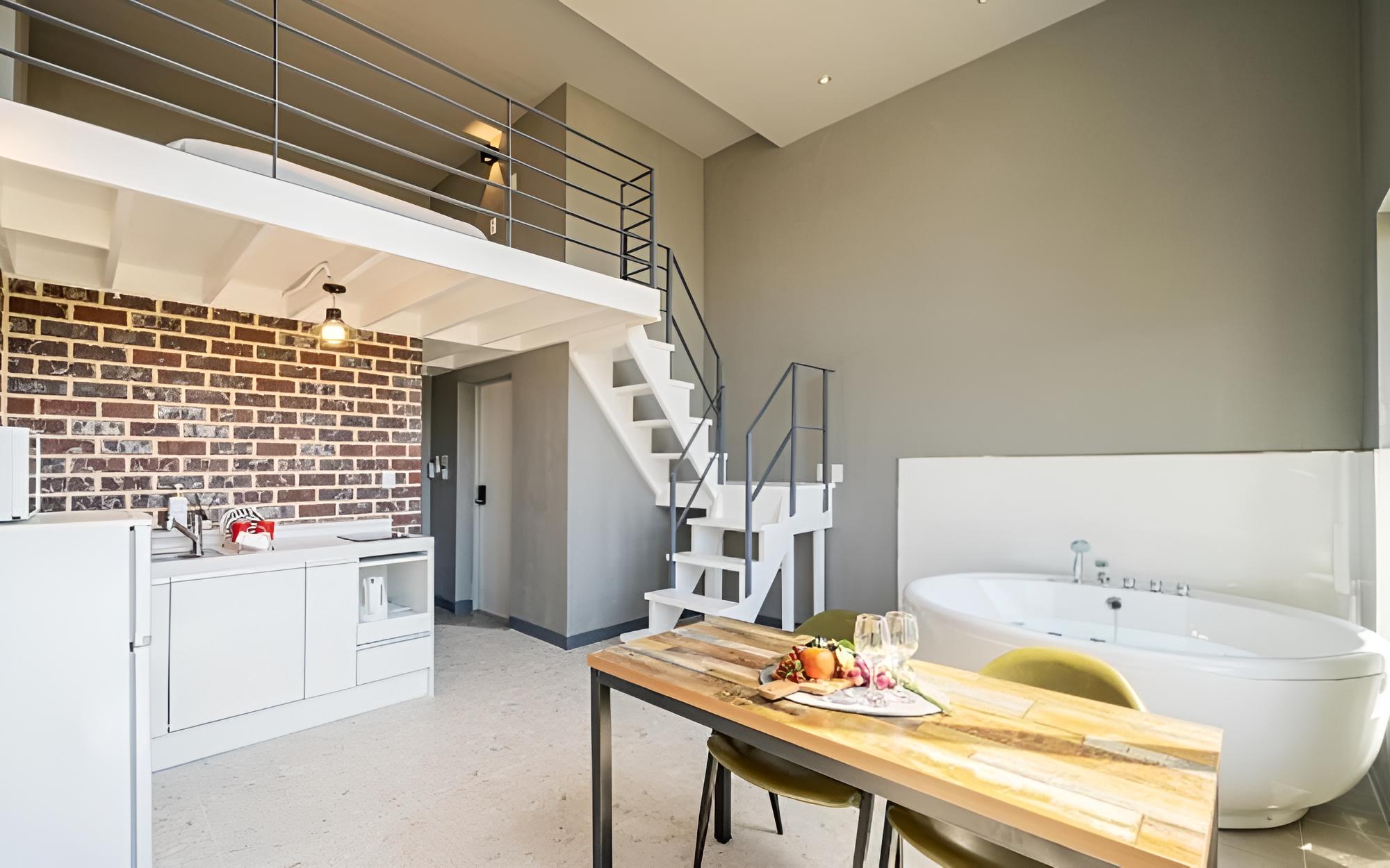 Room (Room 303 (Spa Duplex))