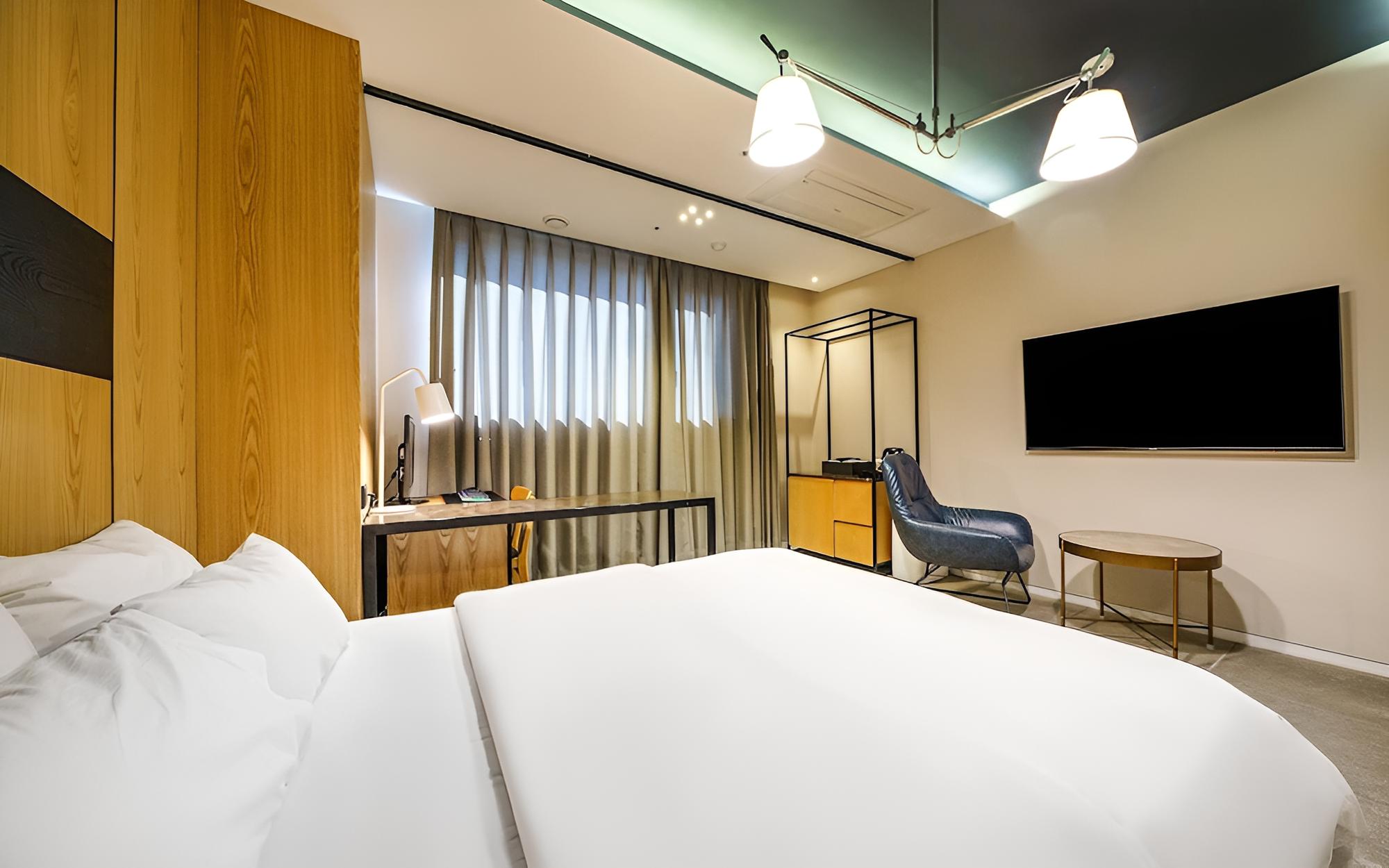 Room (Premium (55 inches + air purifier)) - Photo 1