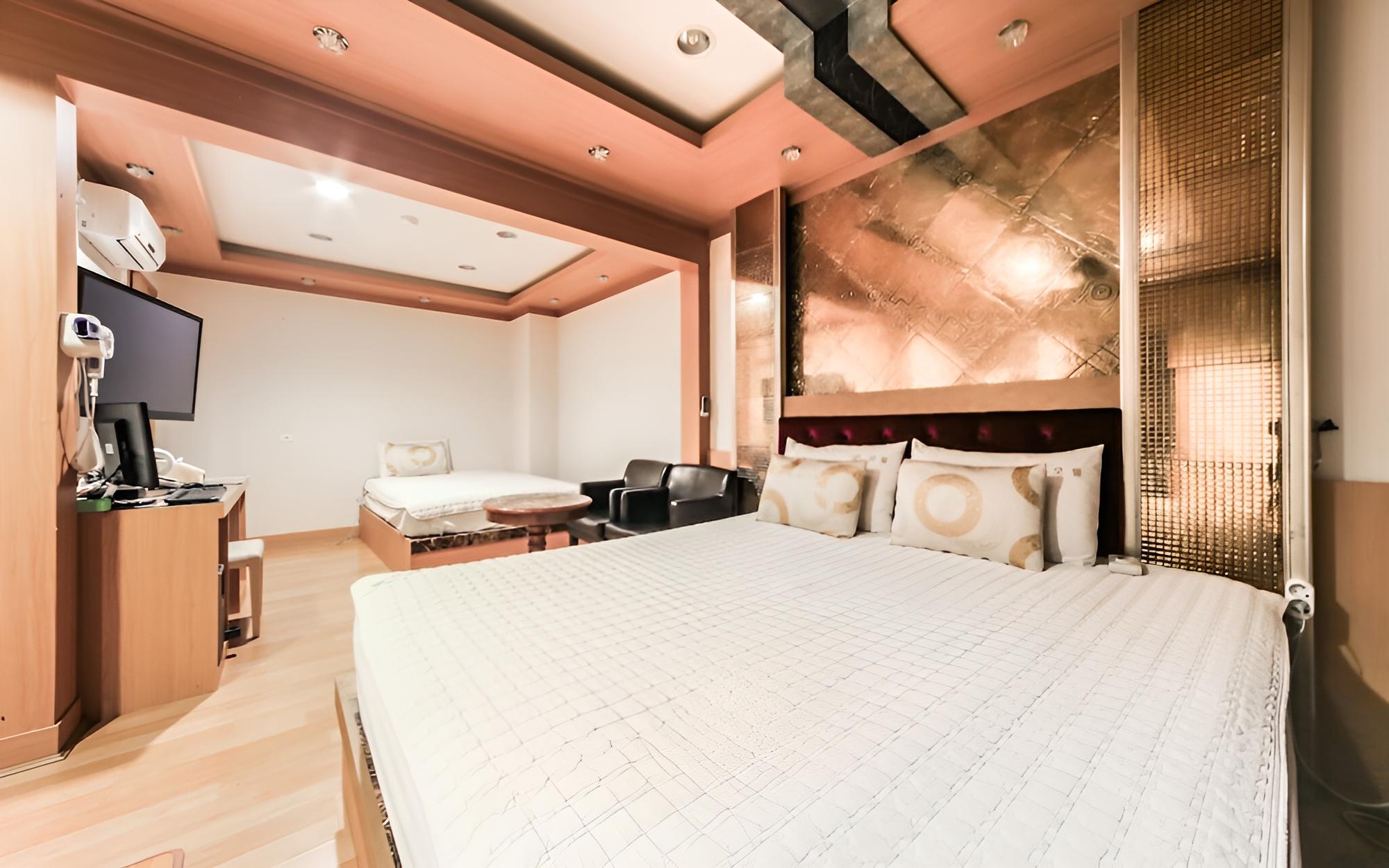 Room (VIP twin)