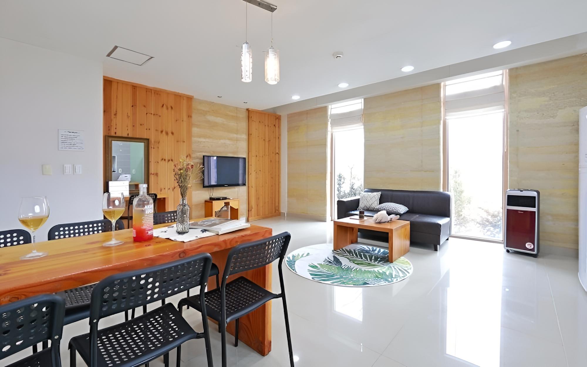 Room (Sera)