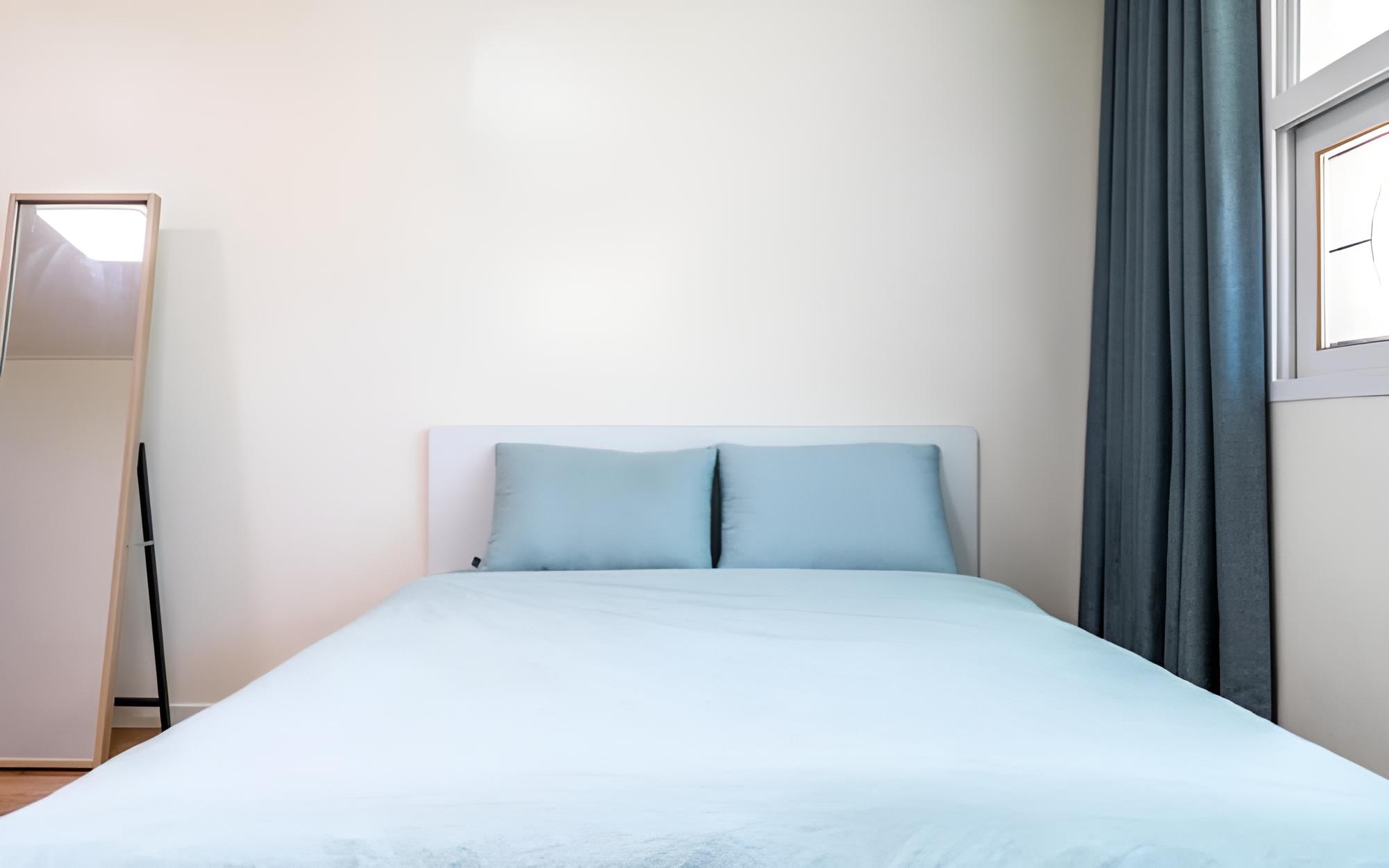 Room (Camber)