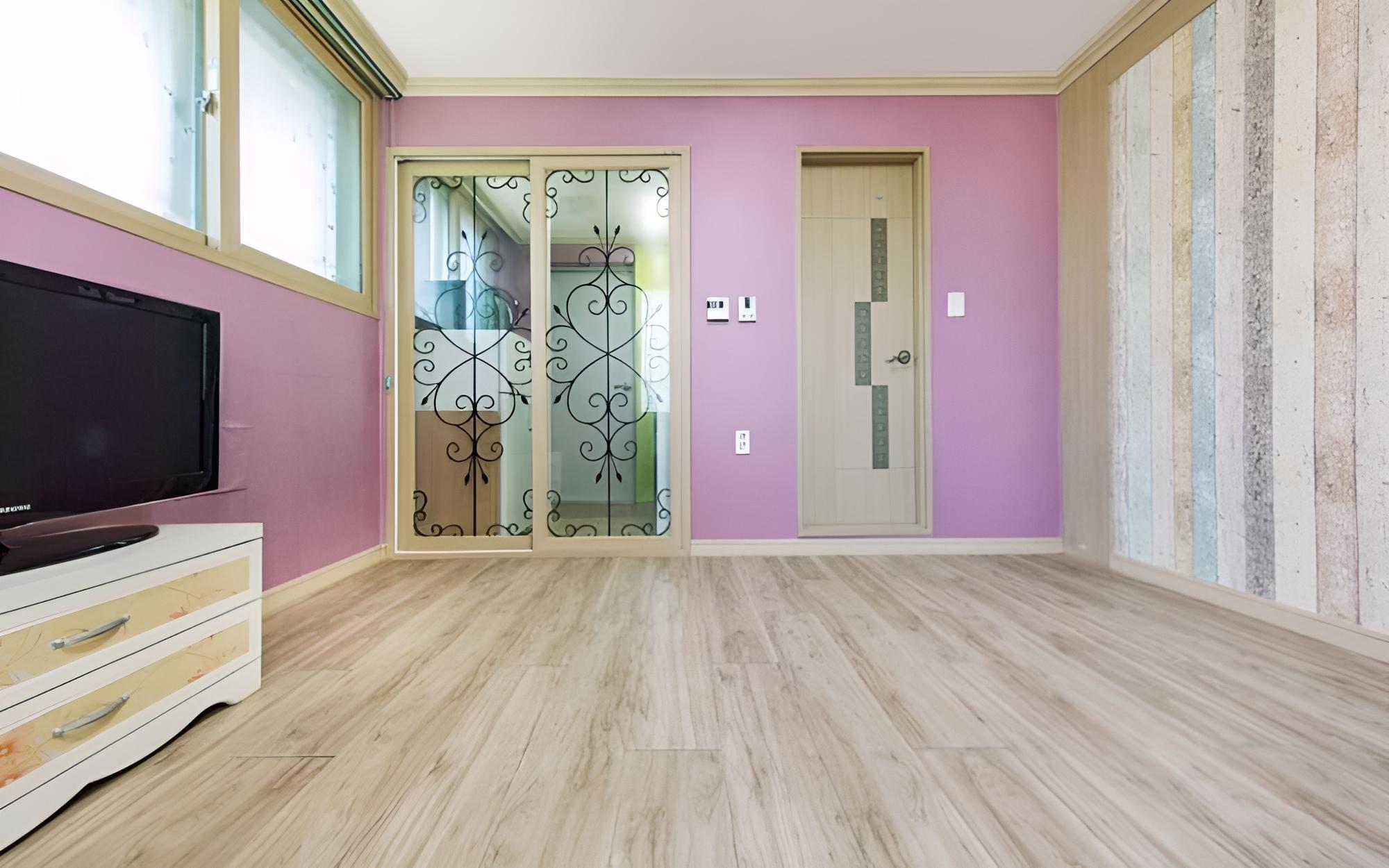 Room (Room 305 (Ondol))