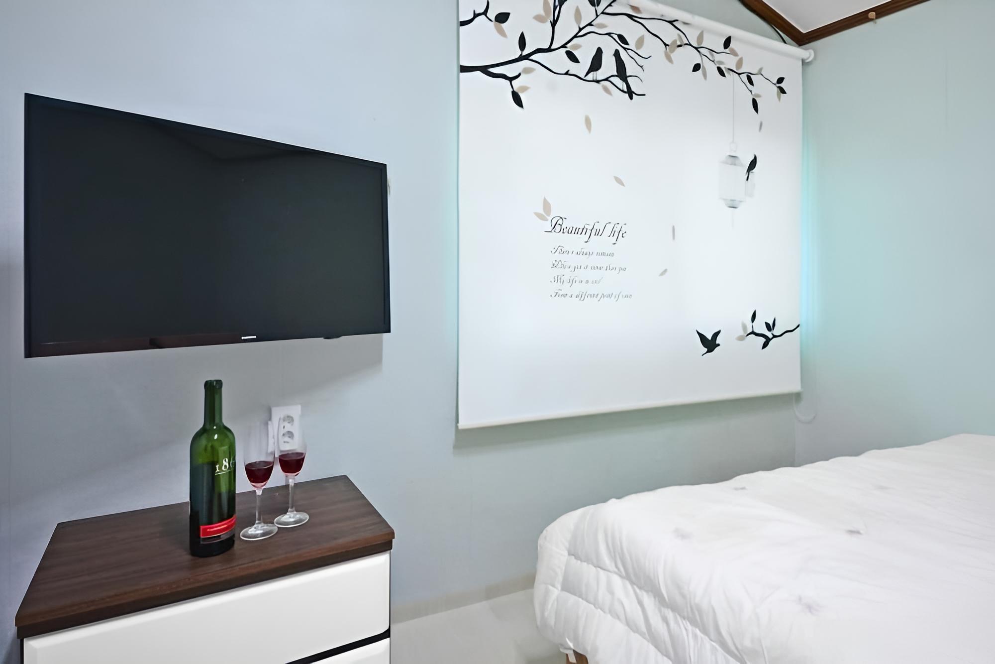 Basic Room, 1 Bedroom (Munggae)