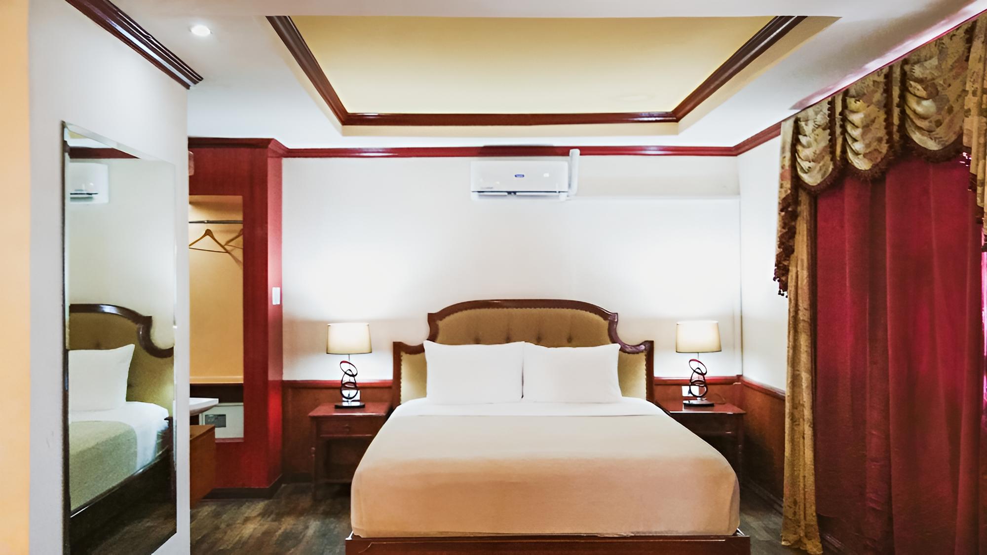Suite, 1 King Bed photo 1