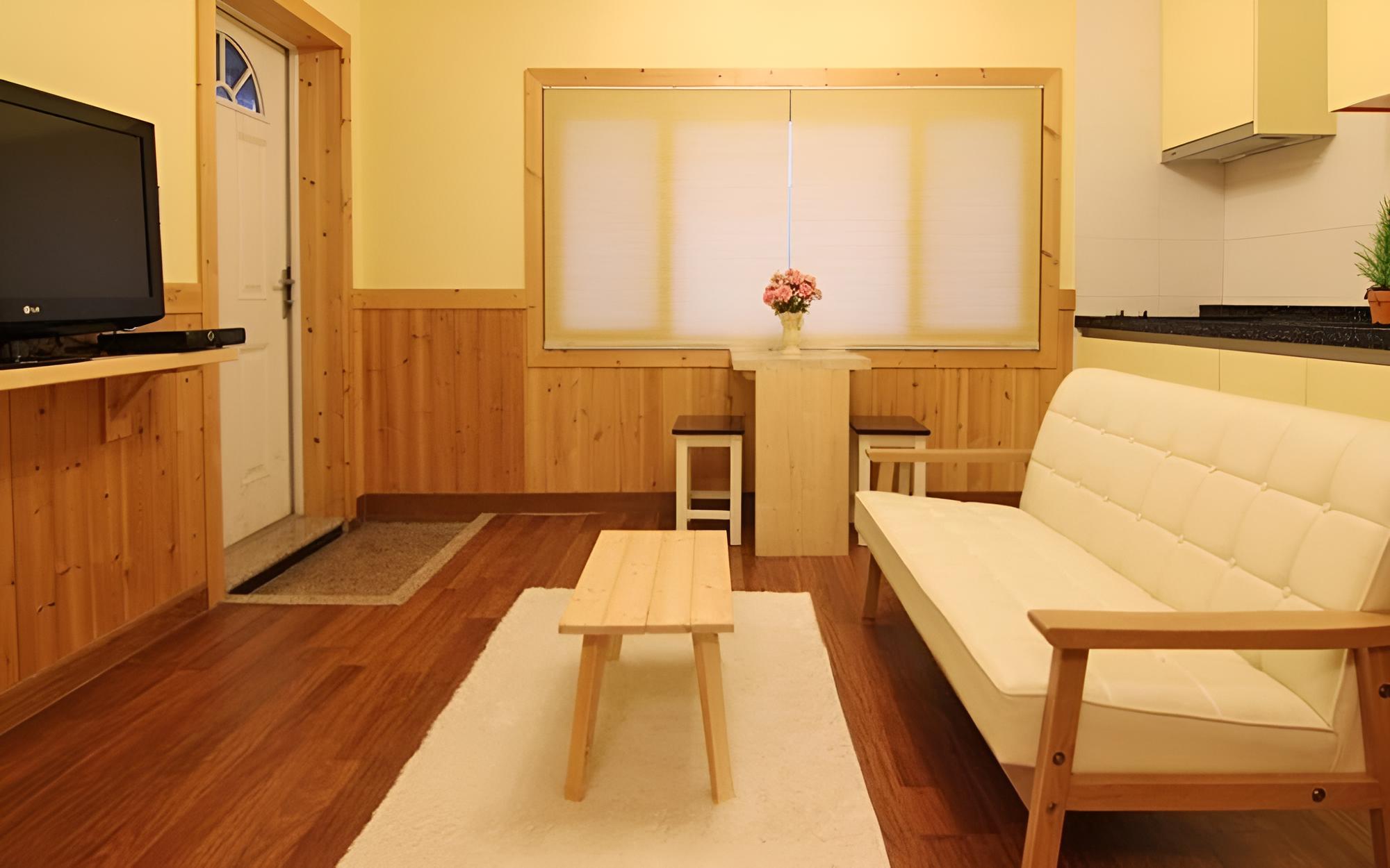 Room (Twin stars)