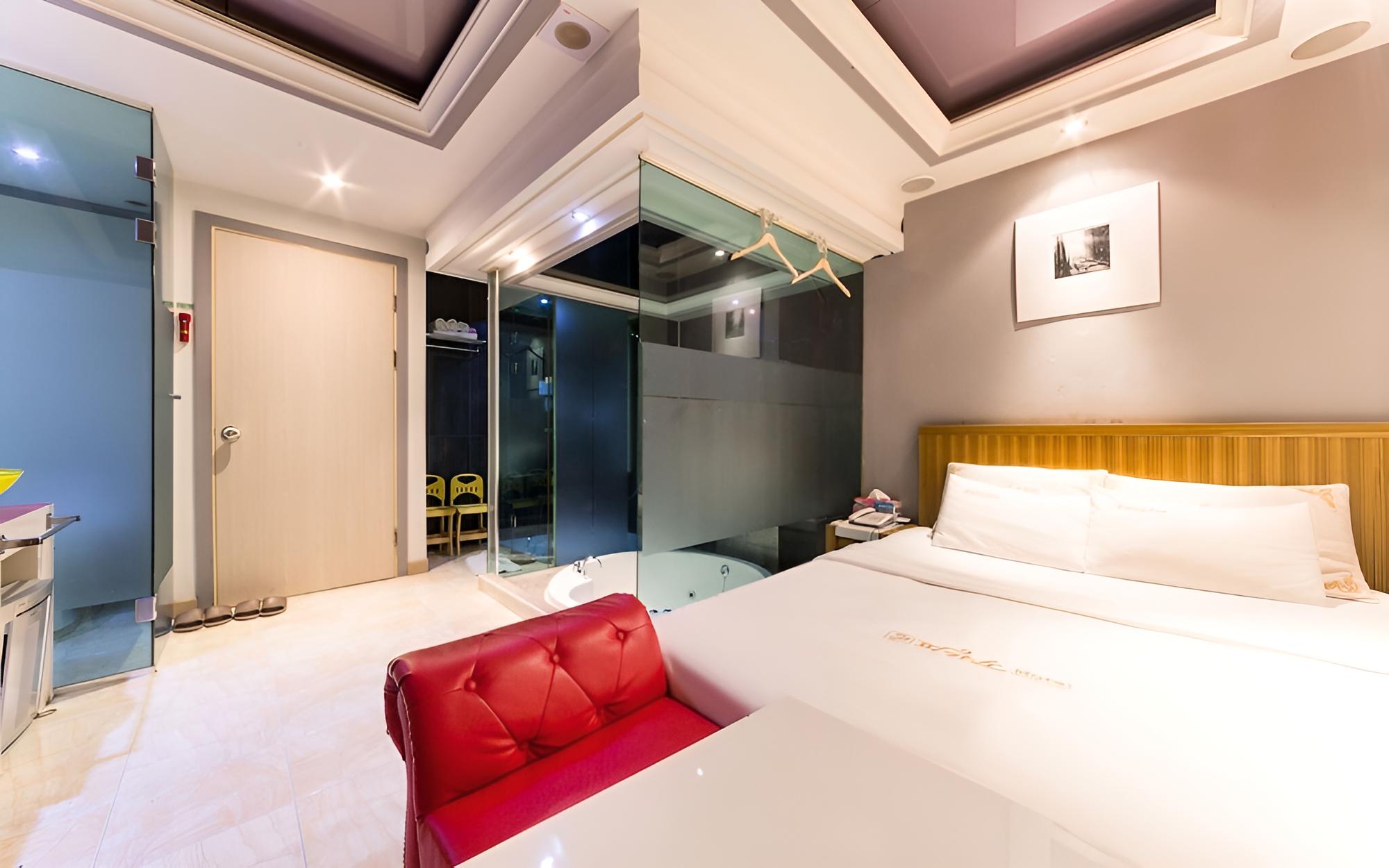 Room (Special room (round bathtub Netflix a) - Photo 20
