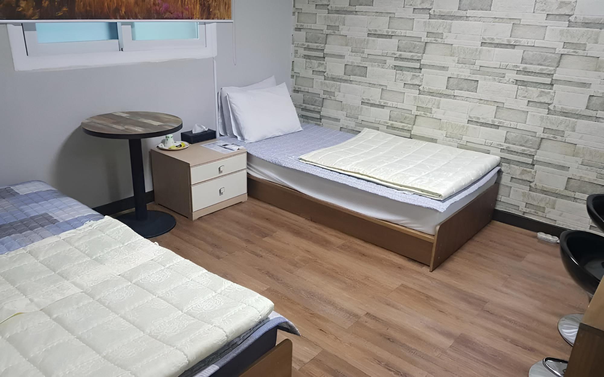 Room (Standard Twin) photo 1
